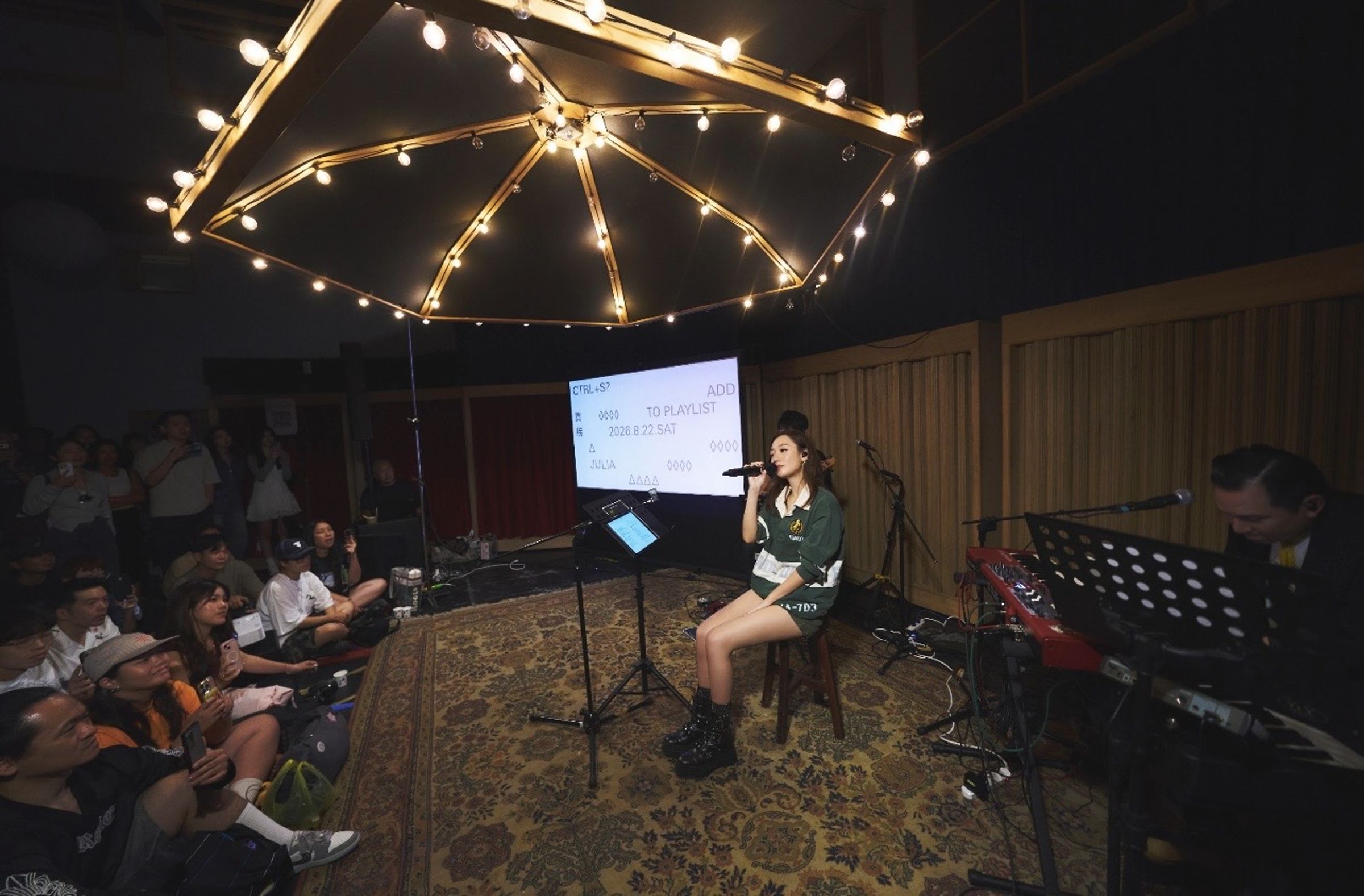 Julia吳卓源舉辦「Julia吳卓源 : CTRL+S? add to playlist近距離」新歌搶聽會。（圖／華研國際提供）


