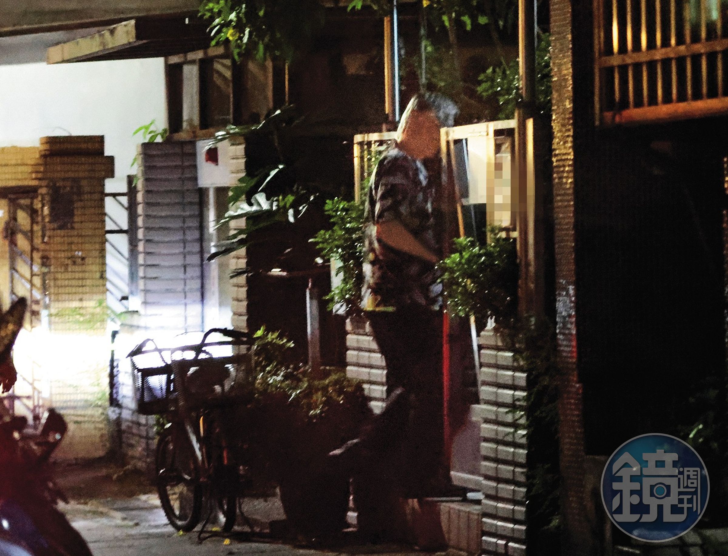 8/4 20：34吃完火鍋後，徐佳瑩與比爾賈分開回家。