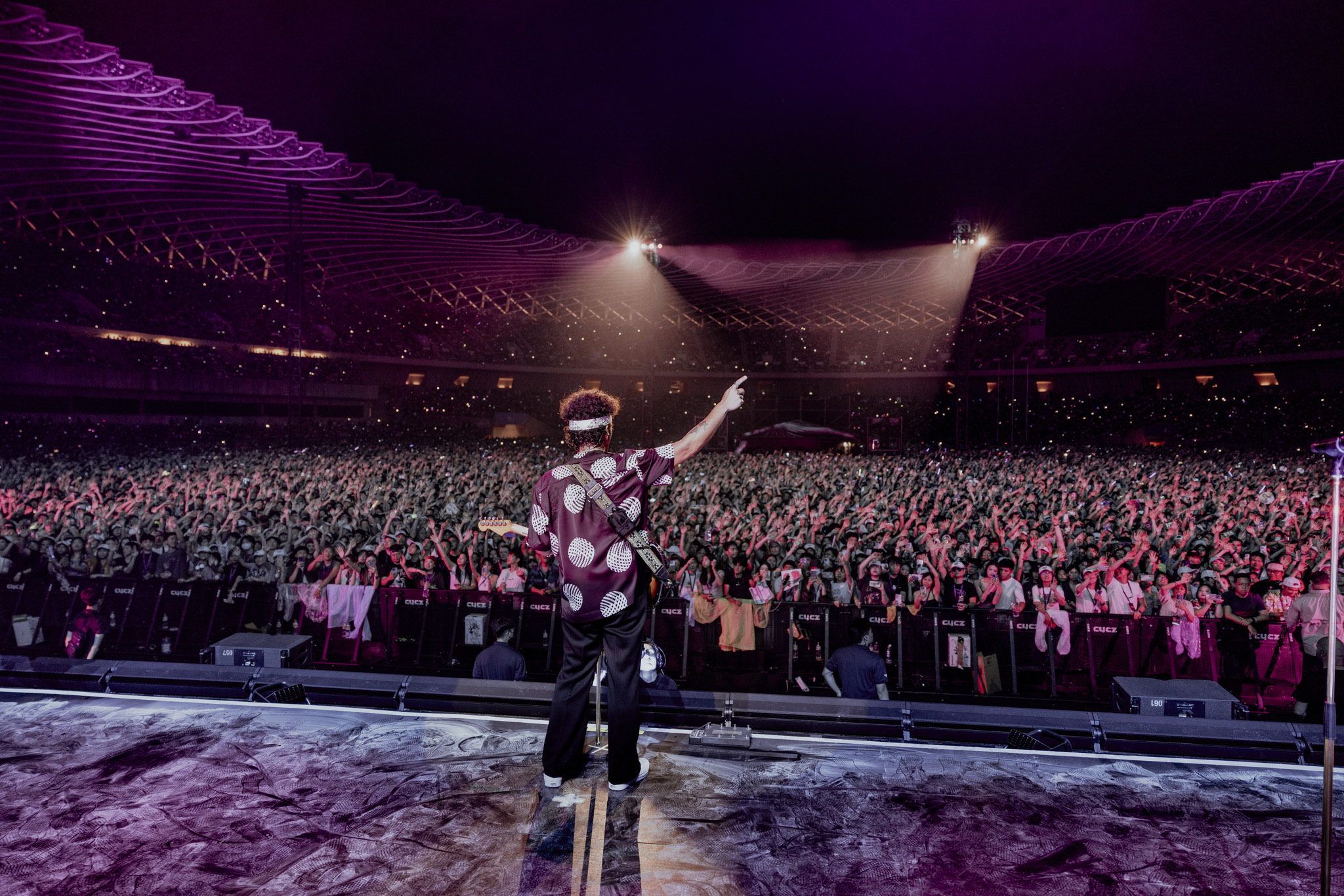 布魯諾（Bruno Mars）高雄開唱，吸引10萬8千⼈前往朝聖。（Live Nation Taiwan提供）