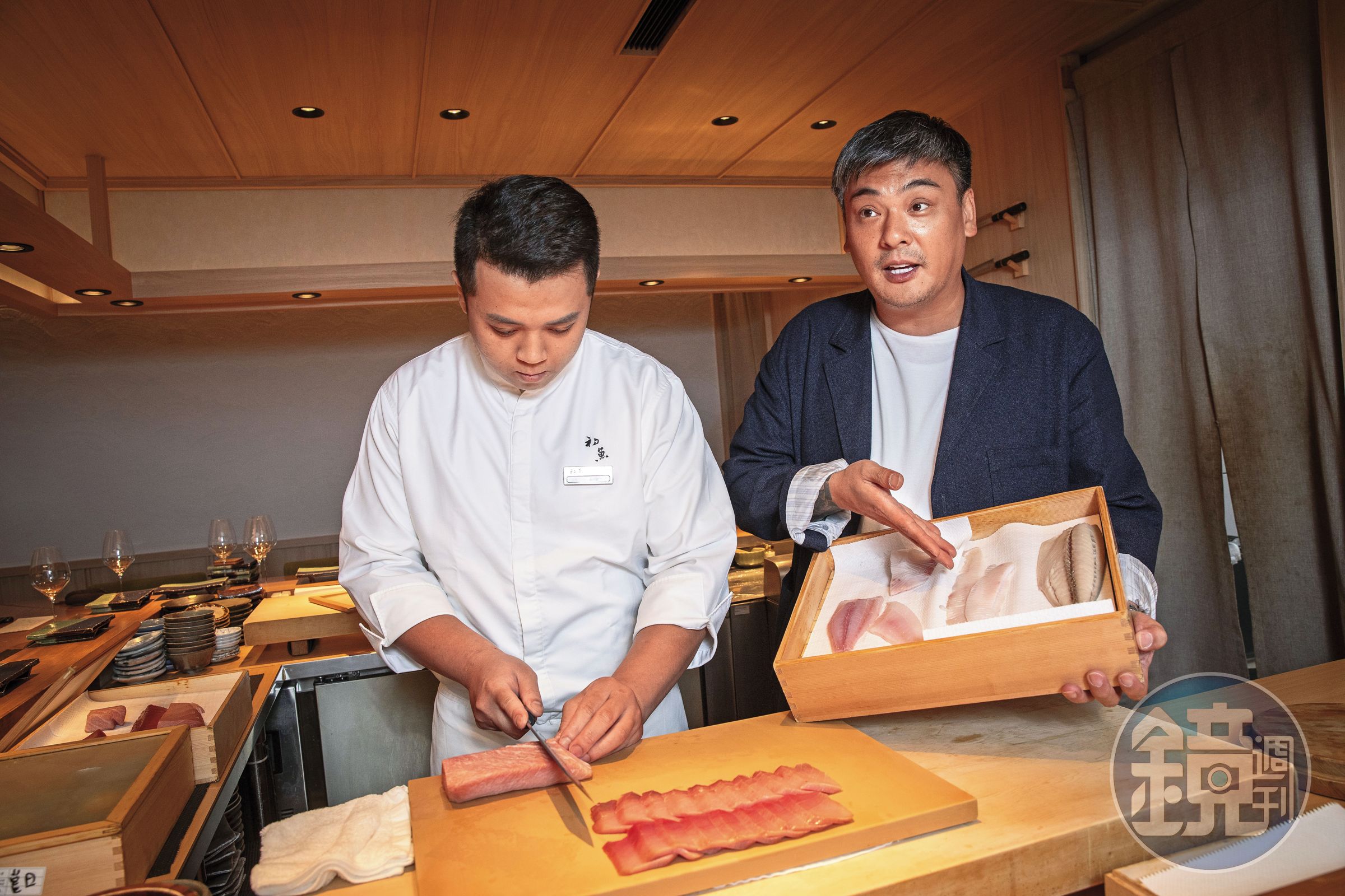 豊漁集團董事長朱霆理(右)表示，以獨家食材策略做出差異化，「不做沒有門檻的事」，是豊漁集團創立10年來快速成長的關鍵。