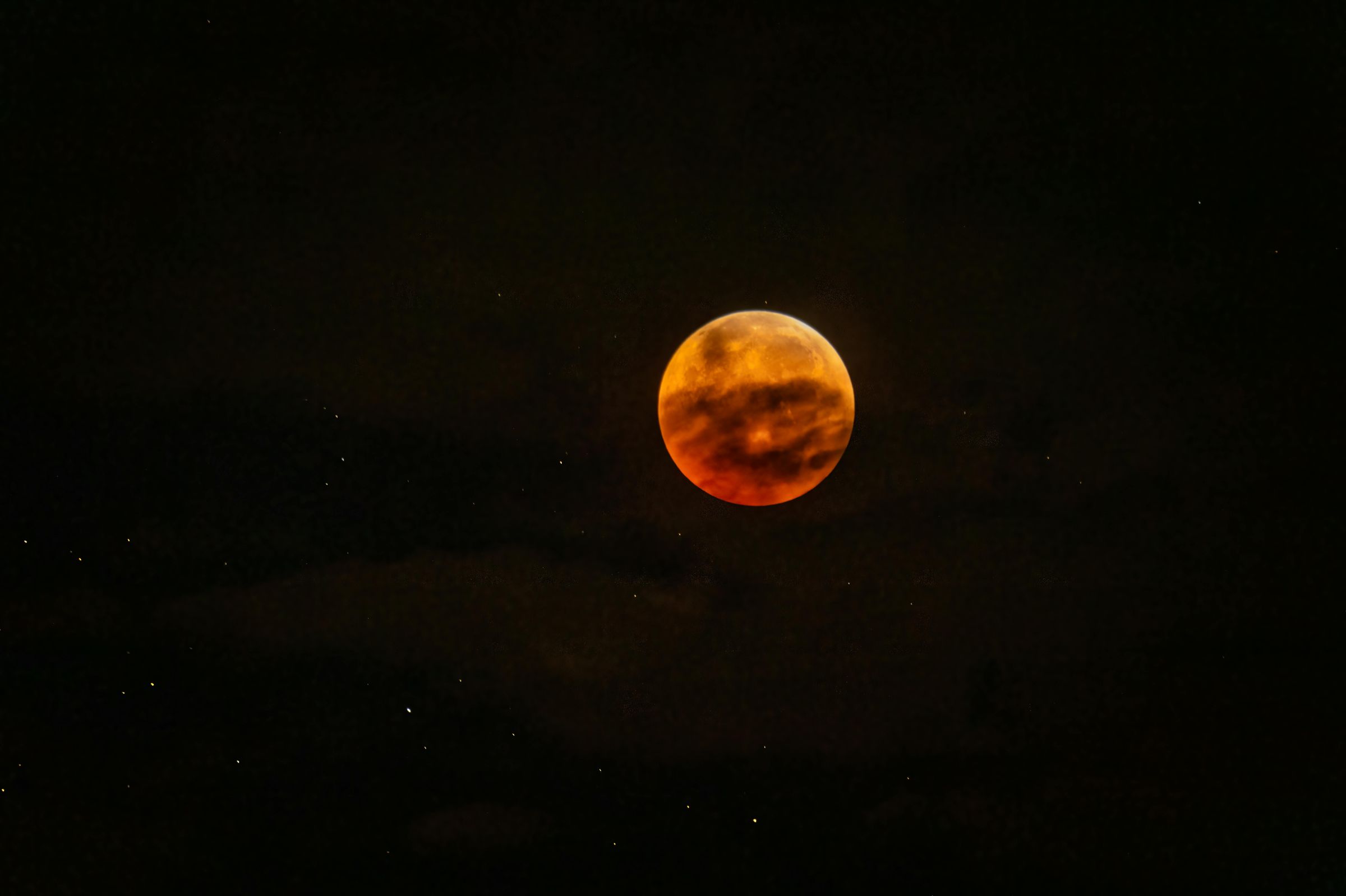 月全食明晚登場!暗紅色「血月」元宵夜現身。(示意圖/pexels)