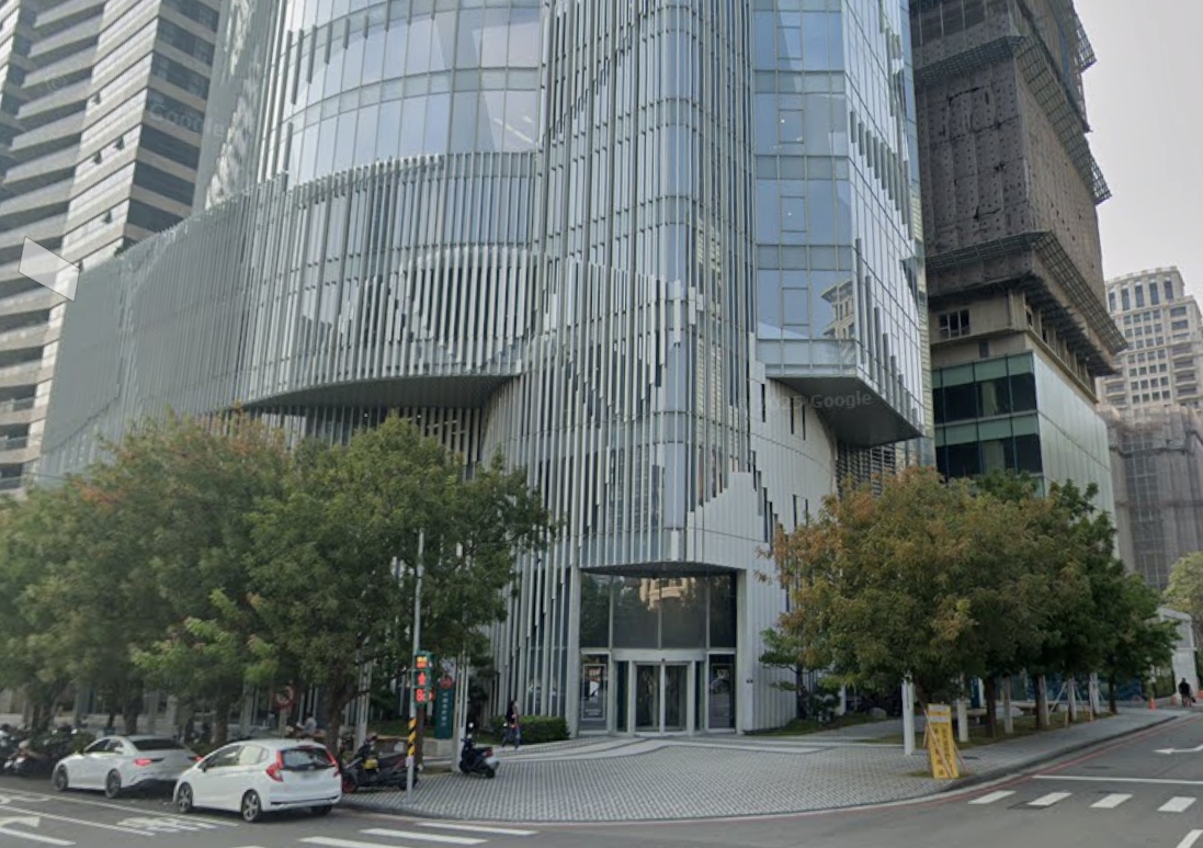 台中市七期重劃區惠中路一處商辦25日發生一起墜樓事件。（翻攝自Google Maps）