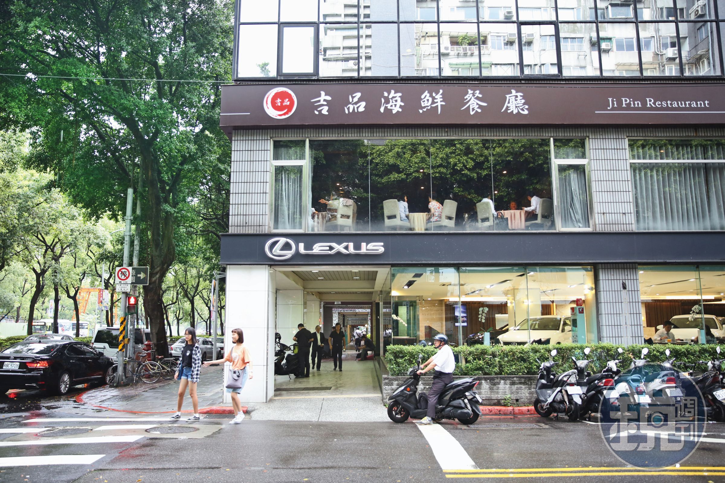 吉品海鮮是北市知名粵菜餐廳，前董事長兒子卻被爆打著餐廳名號到處行騙。