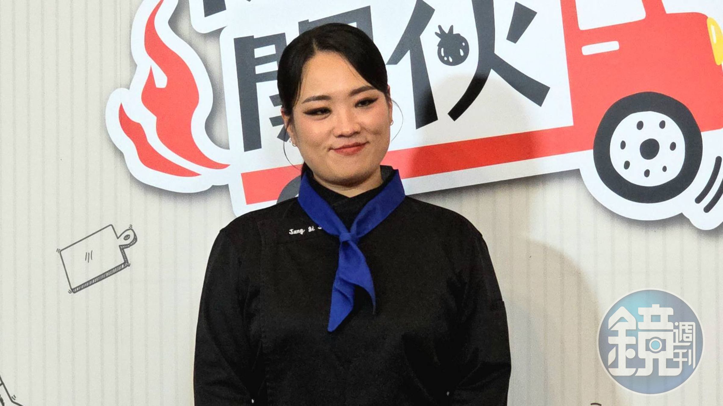 《黑白大廚》鄭智善首次參與台綜《開火開伙》,將環台三周走訪12個城市。