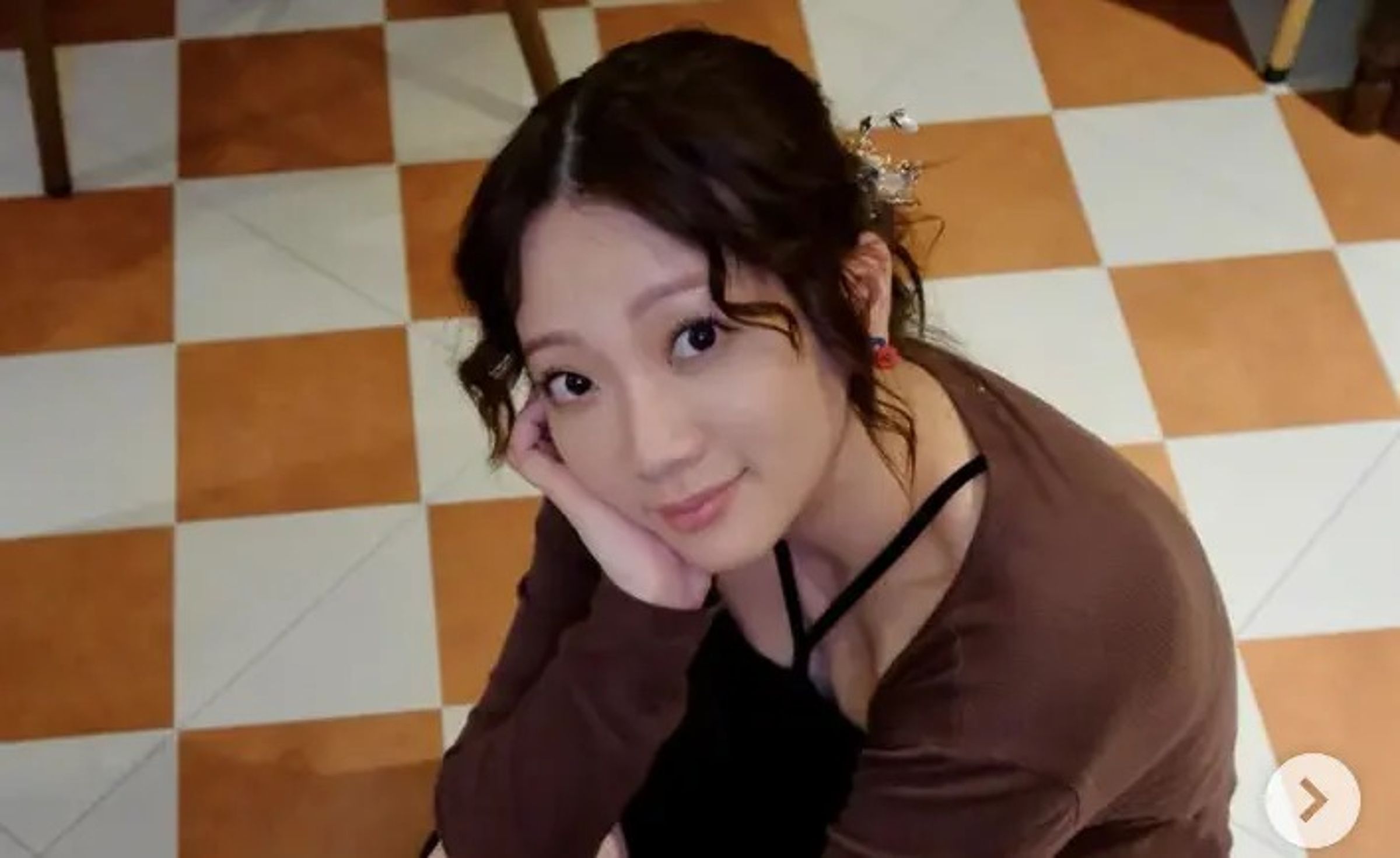 玉兔（鄭如吟）與導演Howard結婚3年，育有1子，目前懷有2寶。（翻攝自玉兔IG）