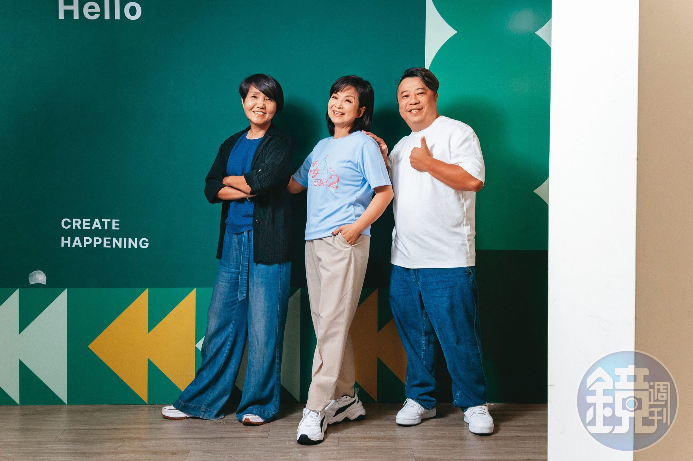二度擔任節目總製作人的楊貴媚(中),找來製作人崔長華(左)、製作人暨導演許志成(右)合作。
