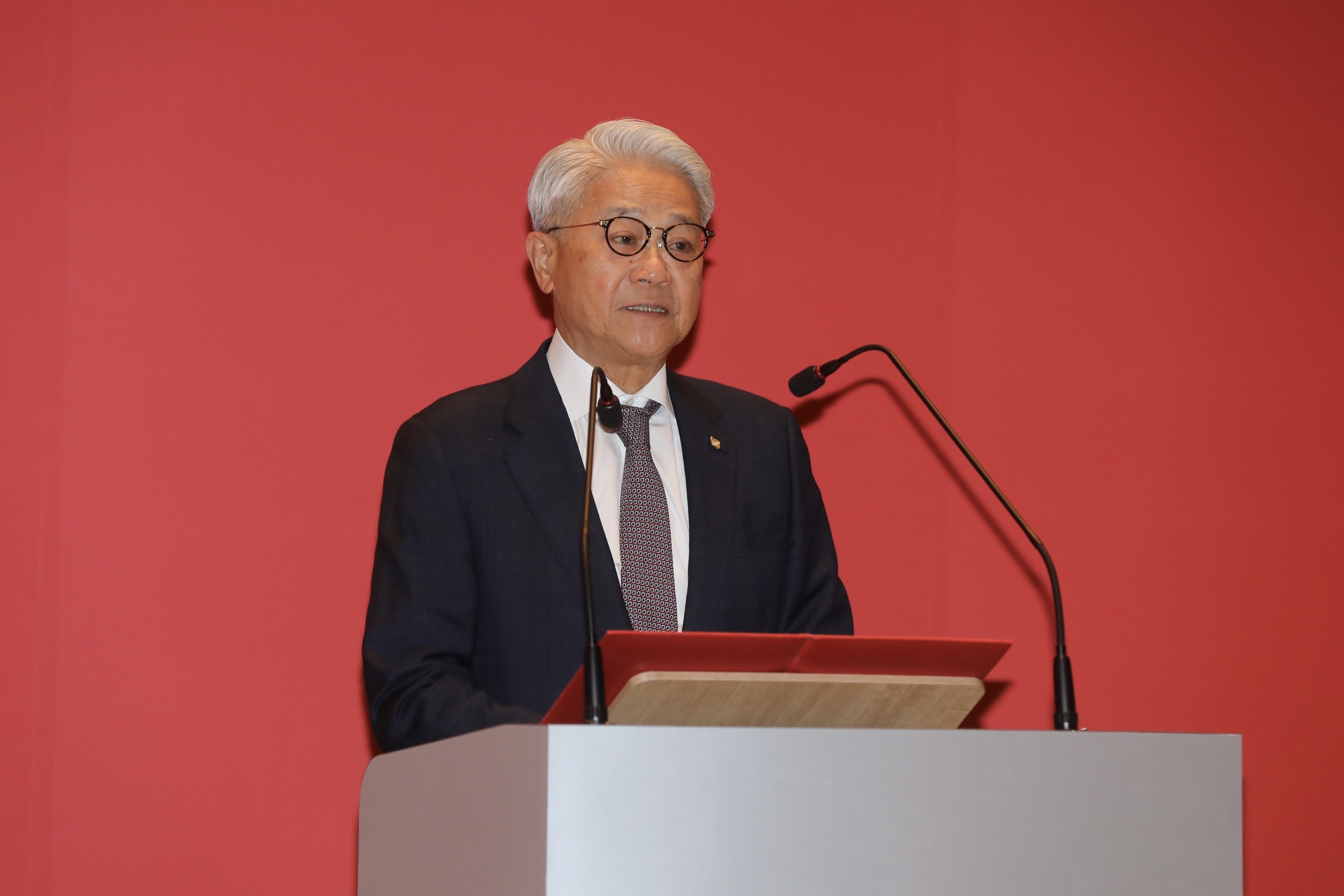 今日台新新光金控旗下子公司台新投信與新光投信於正式完成合併程序，台新新光金控董事長吳東亮提出3期許。