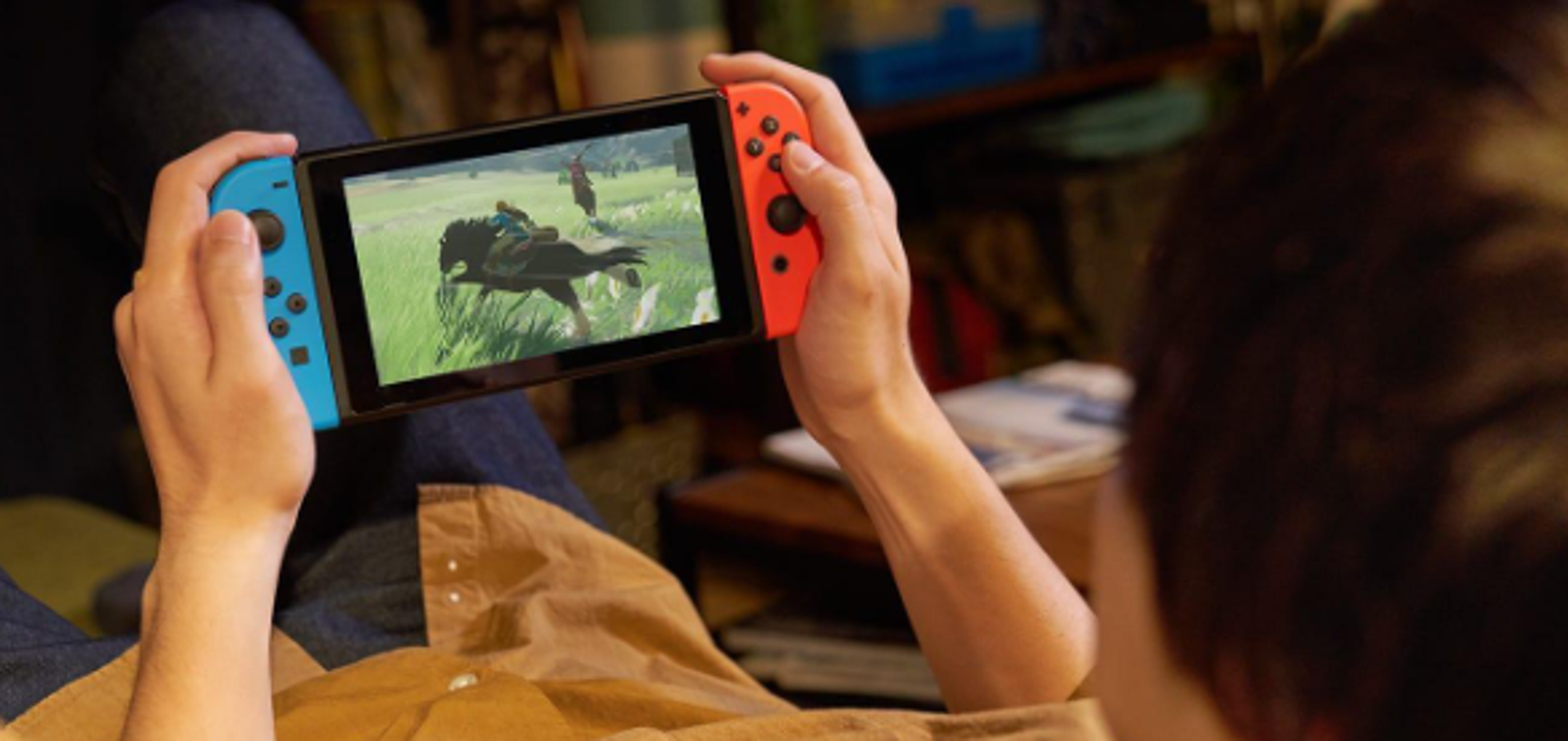 一名11歲男童僅因不滿生日當天,爸爸把他的遊戲主機任天堂Switch沒收,竟一槍把爸爸射死。示意圖,並非當事者。(翻攝自日本任天堂官網)