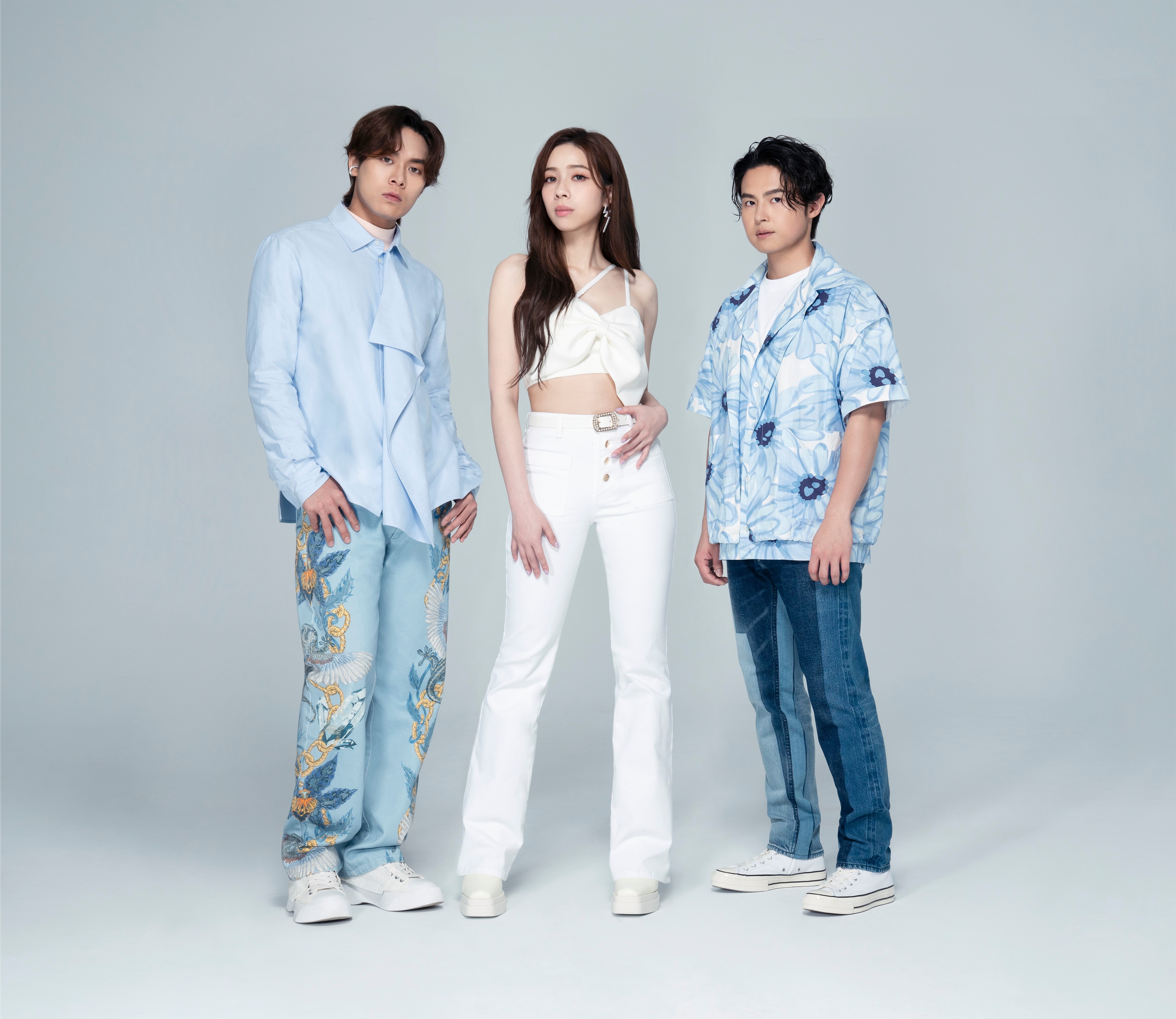 到處演出，廣告也接不停的告五人，最近成為「KIRIN Bar BEER」代言人。（相信音樂提供）