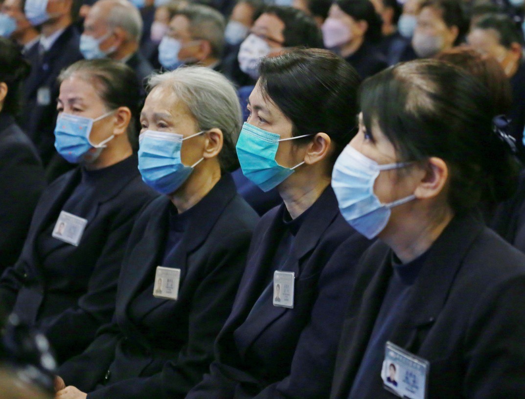 學員當中，來自澎湖團隊一行四人莊慧丹、莊慧姿、蔡貞惠、王麗雲（右起），在資深志工王麗雲師姊帶領下參加國際認證教育訓練。（慈濟基金會提供）