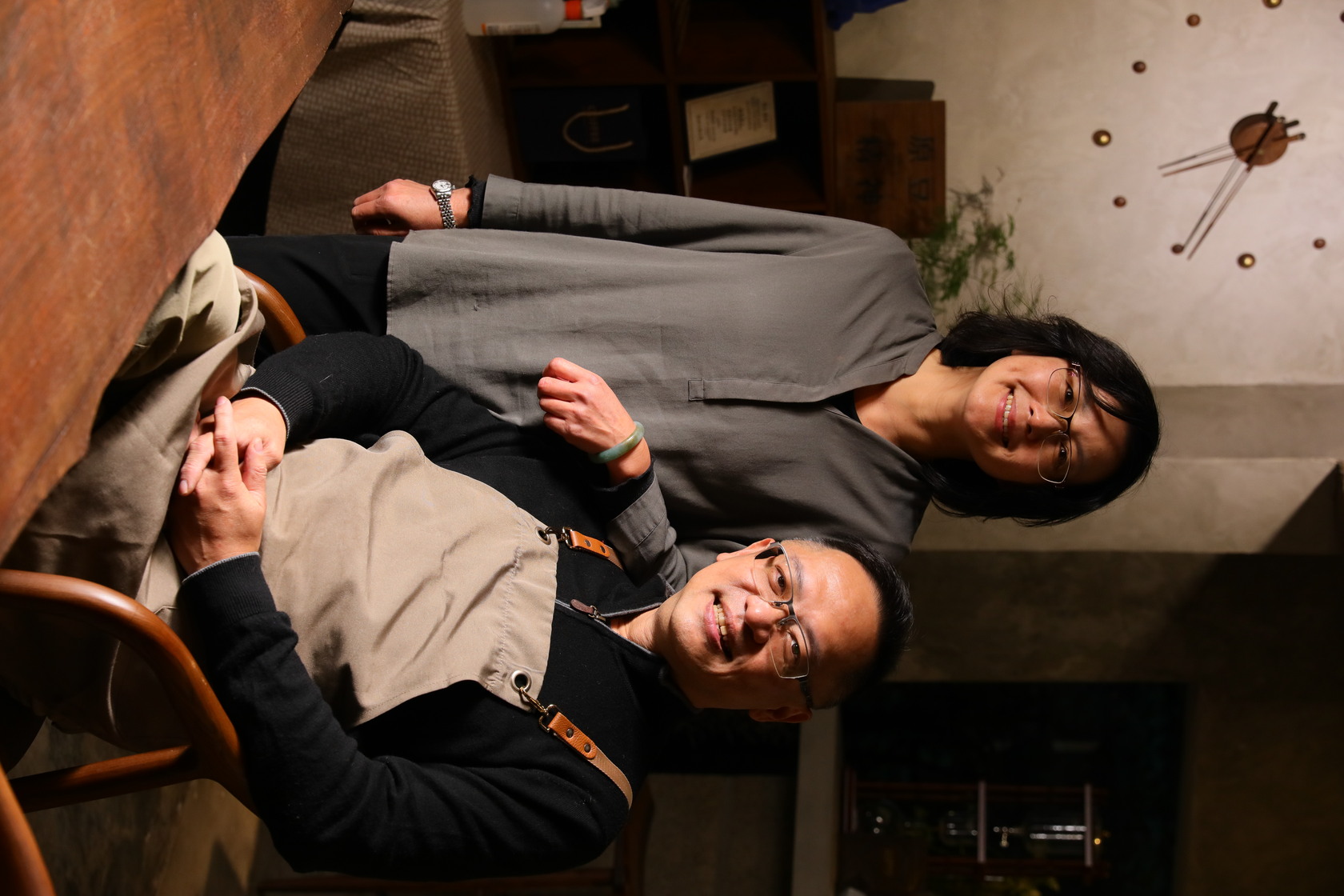 Sammy(左)與阿Ben(右)認為他們堅持保留豆子原味的精神,與威力夫妻希望留有老屋真實樣貌的理念不謀而合。