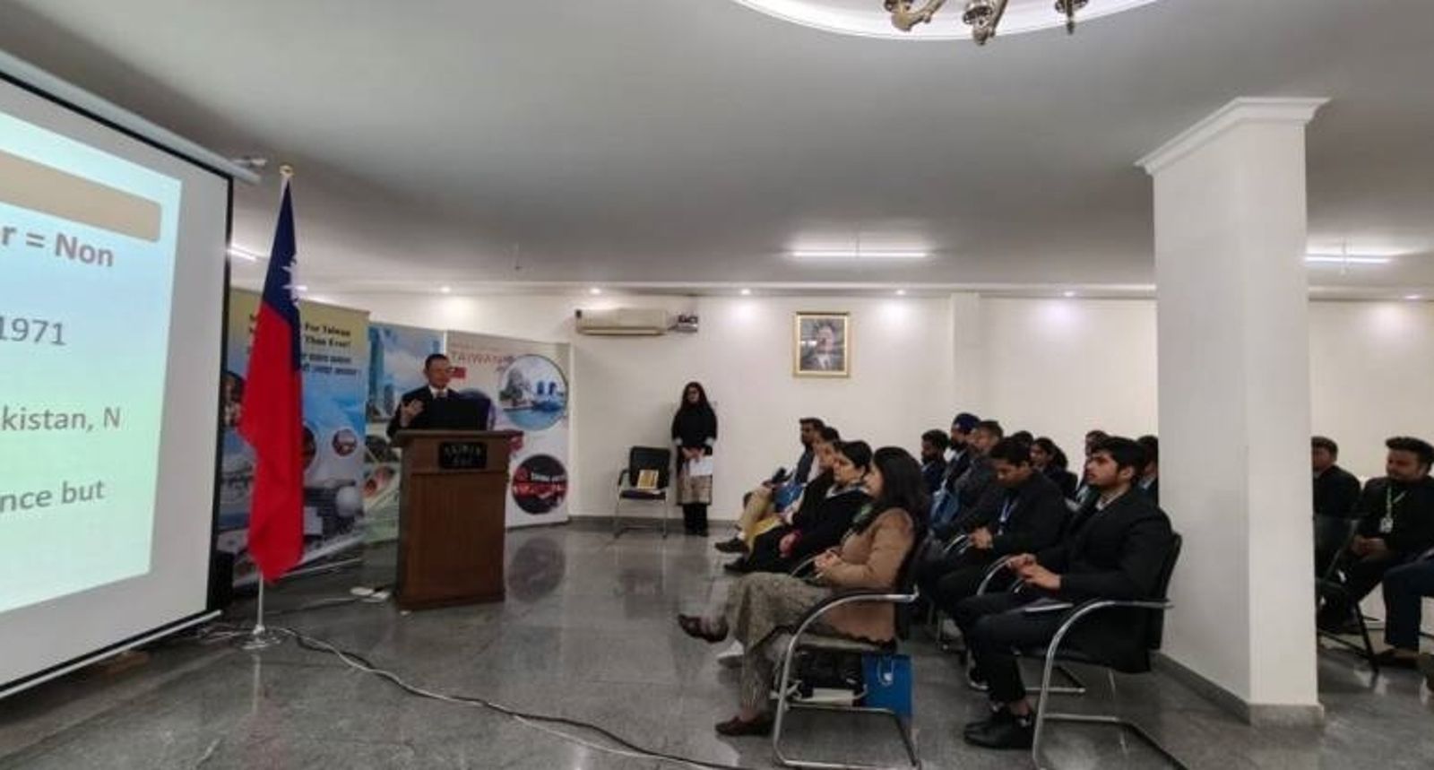 驚！駐印度副代表謝柏輝午宴突身體不適　送醫急救仍不治享年52歲