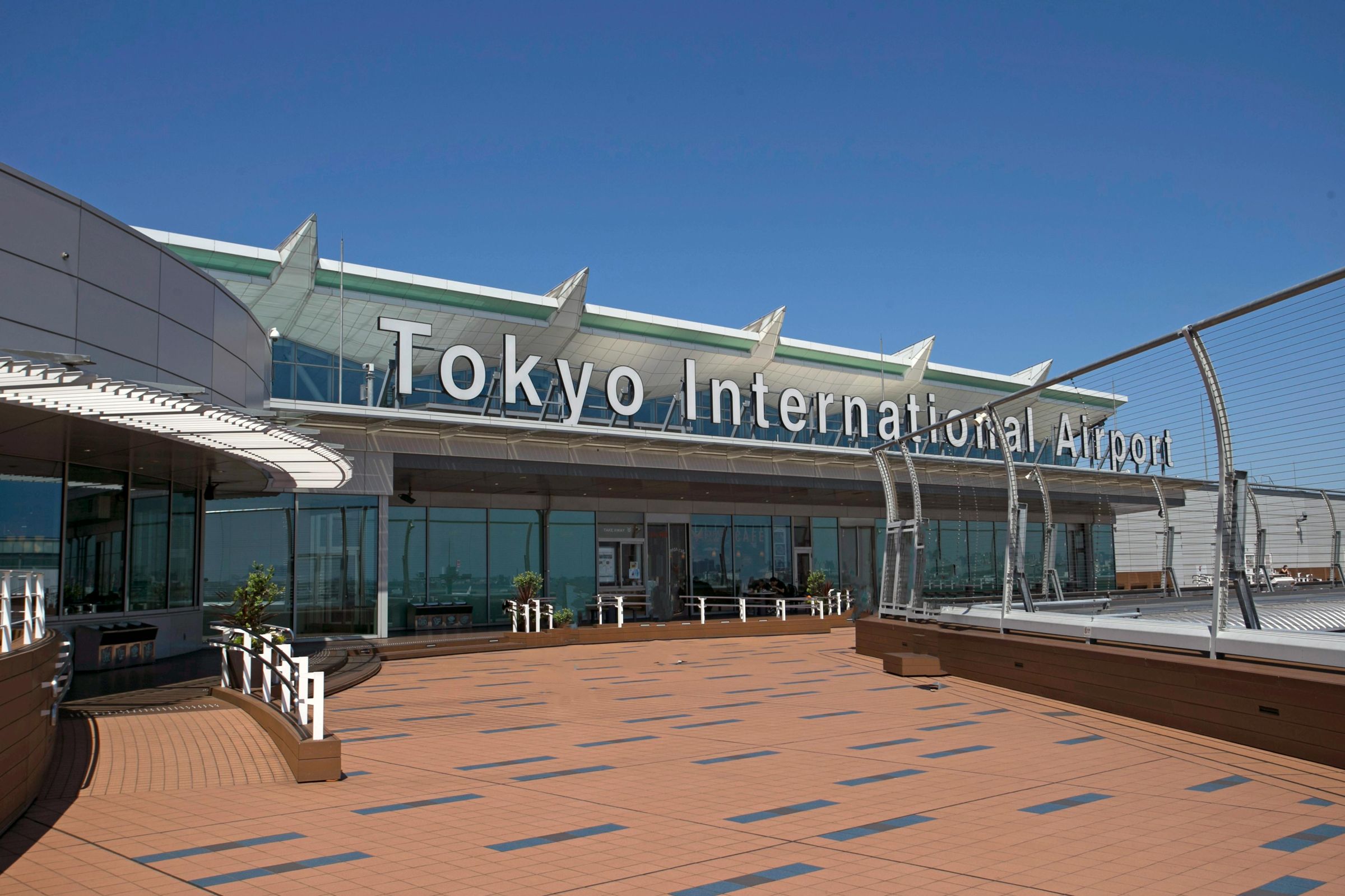 日本東京都政府指出,通勤往返機場的巴士司機確診麻症,不過他在發病後仍持續值勤,期間他載客無數;示意圖。(pexels/Photo by Jeffry Surianto)
