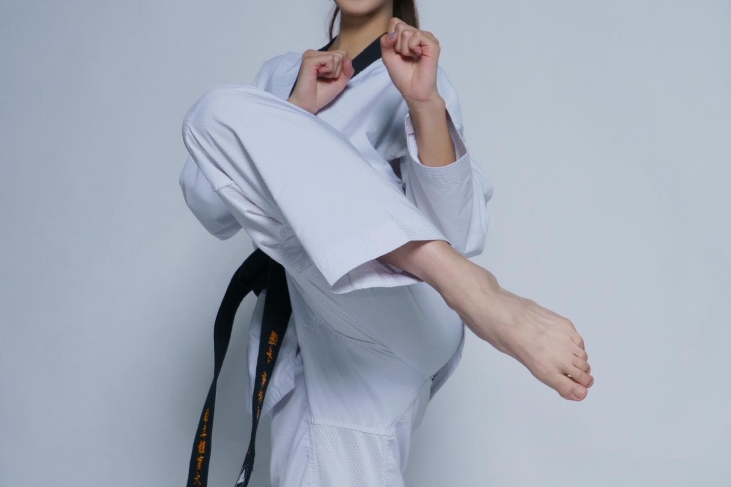 國立體大跆拳道隊粉專介紹女選手的貼文下方，出現一堆意淫留言，引起網友斥責。（翻攝自國立體大跆拳道隊臉書）