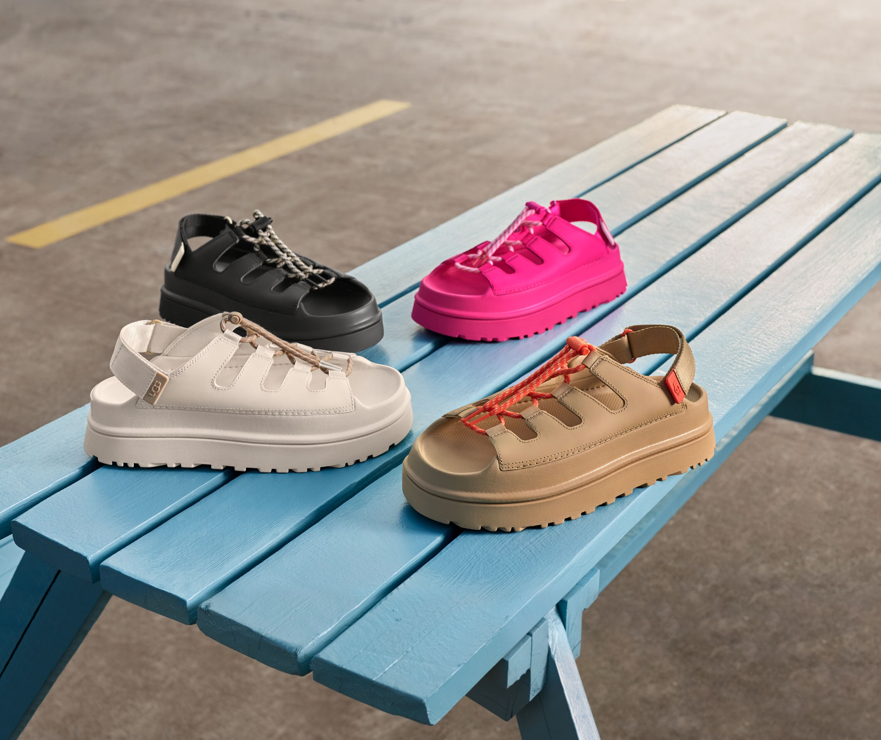 UGG GoldenGlow涼鞋。NT$4,680（三諾提供）