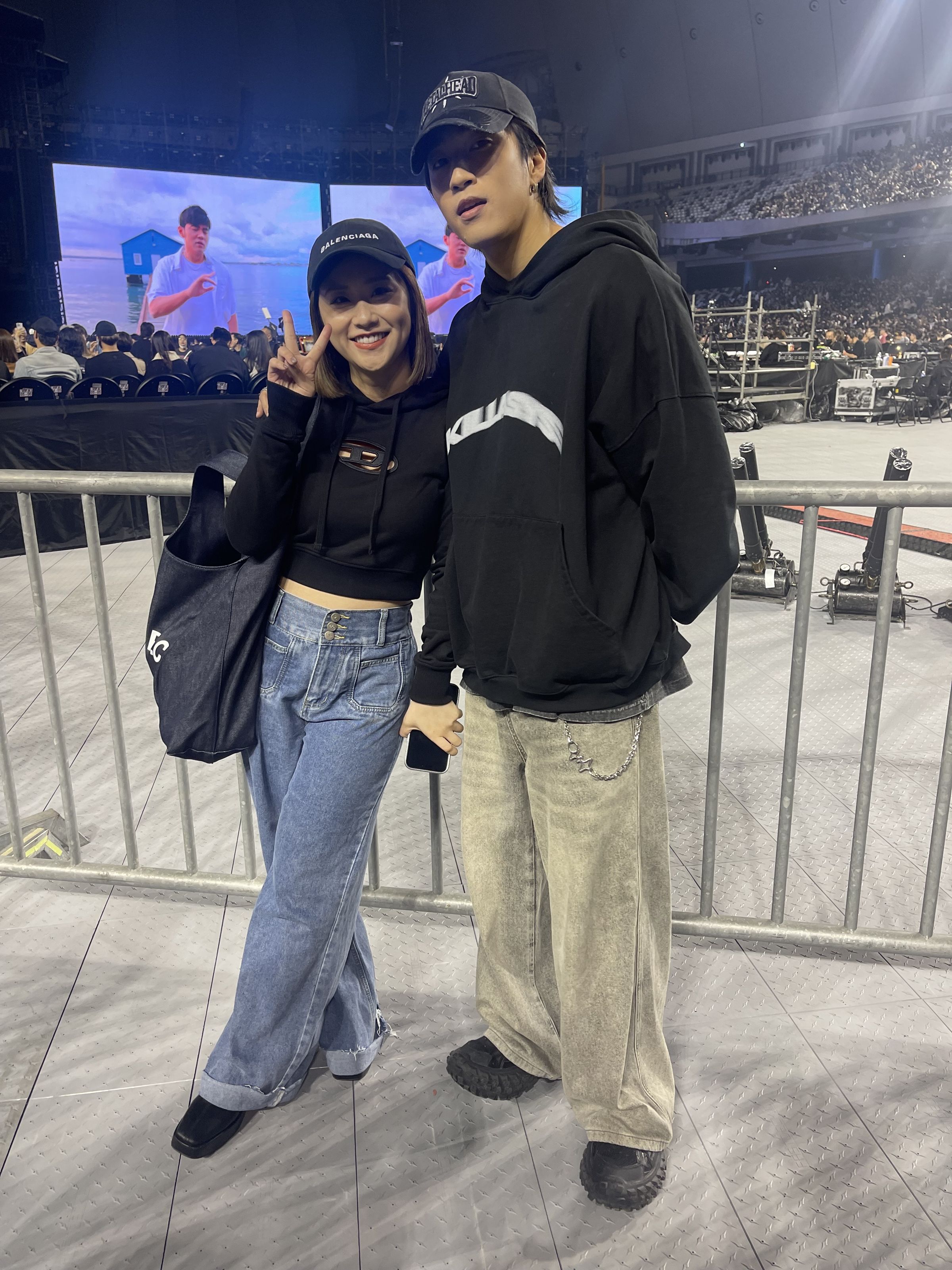 婁峻碩偕未婚妻焦凡凡等都到現場朝聖。