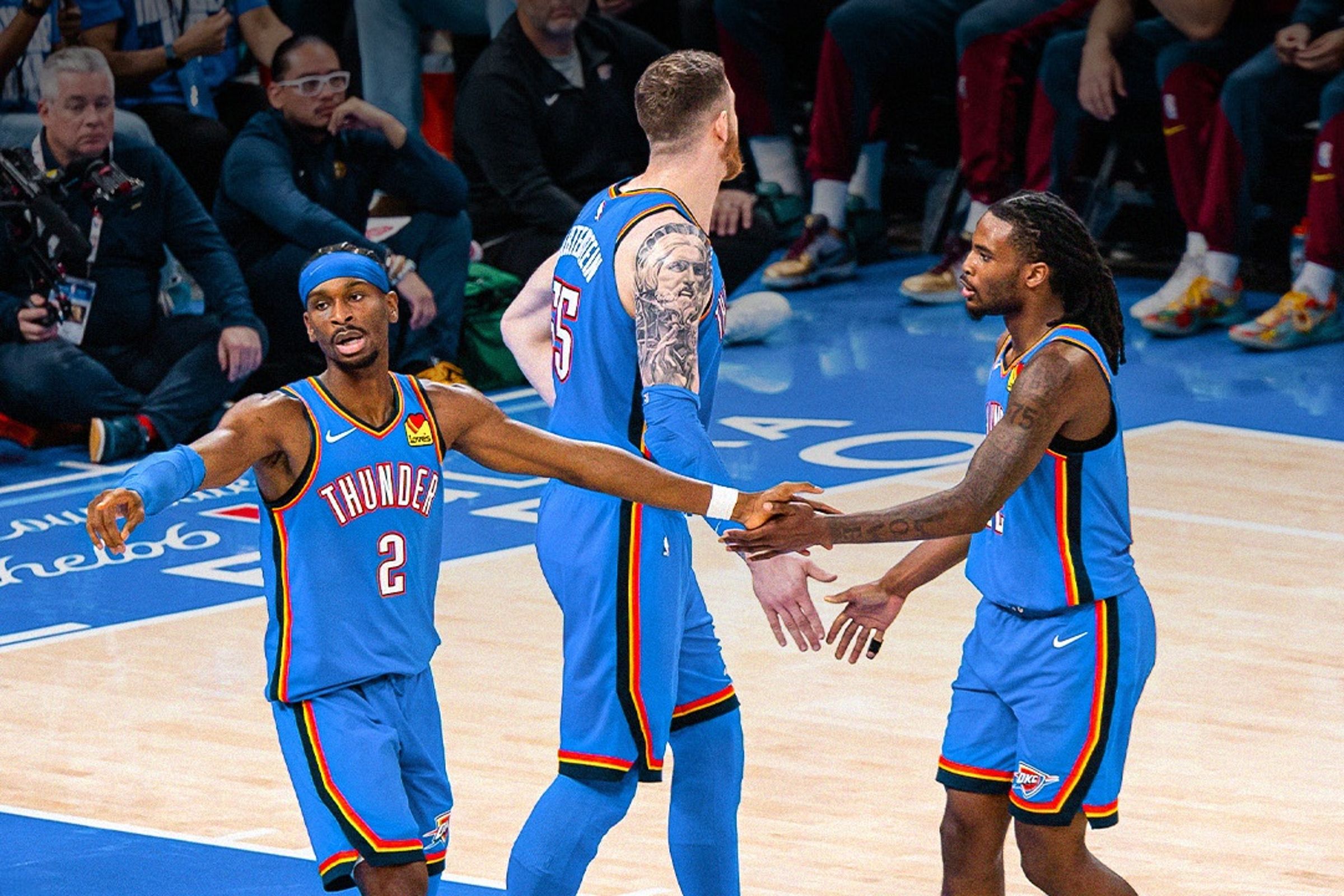 雷霆鏖戰7場戰勝金塊挺進季後賽西區決賽。(翻攝自X@okcthunder)