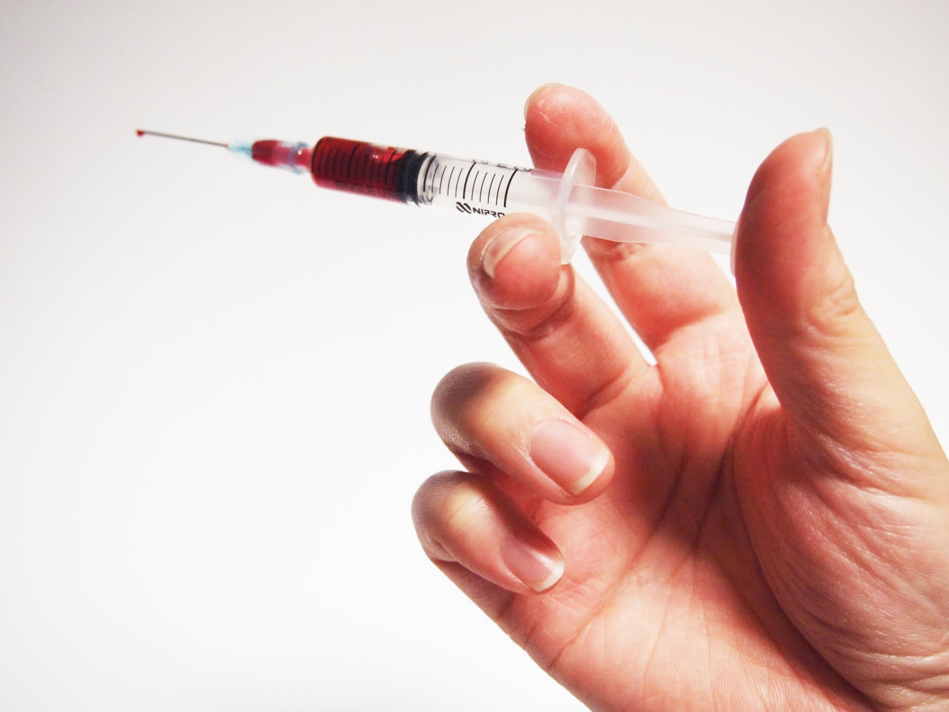 江蘇一名李姓男子深夜偷闖進民宅，用針筒偷抽人妻的血。（示意圖，photoAC）