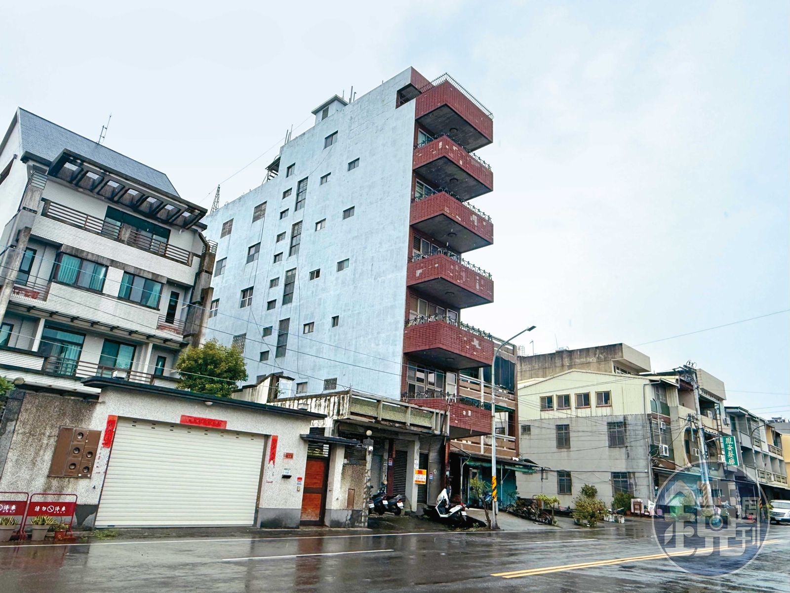 川湖從一開始的住家即工廠，到蓋鐵工廠，如今子公司已在科學園區建起科技廠房。