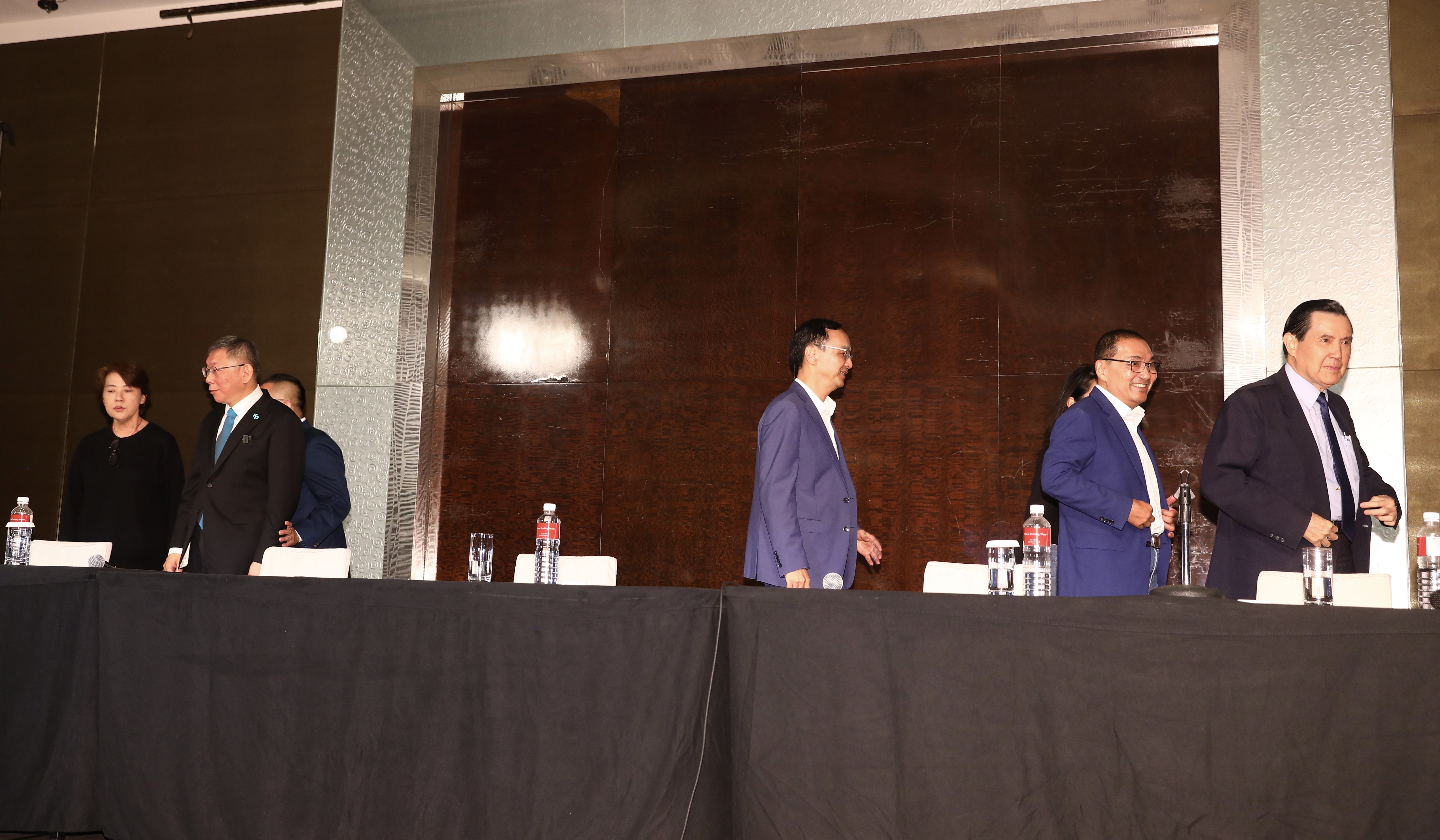 藍白合破局後，國民黨表態，無法接受柯文哲替自家立委站台輔選。