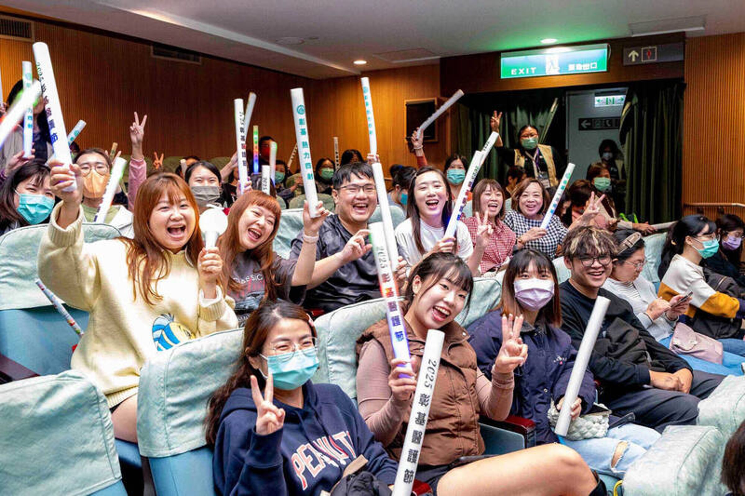 彰基將發放年終獎金高達3.5個月,並舉辦演唱會向醫護人員致謝,希望在年底讓近萬名醫護與員工能暫時放下沉重壓力。(彰基提供)