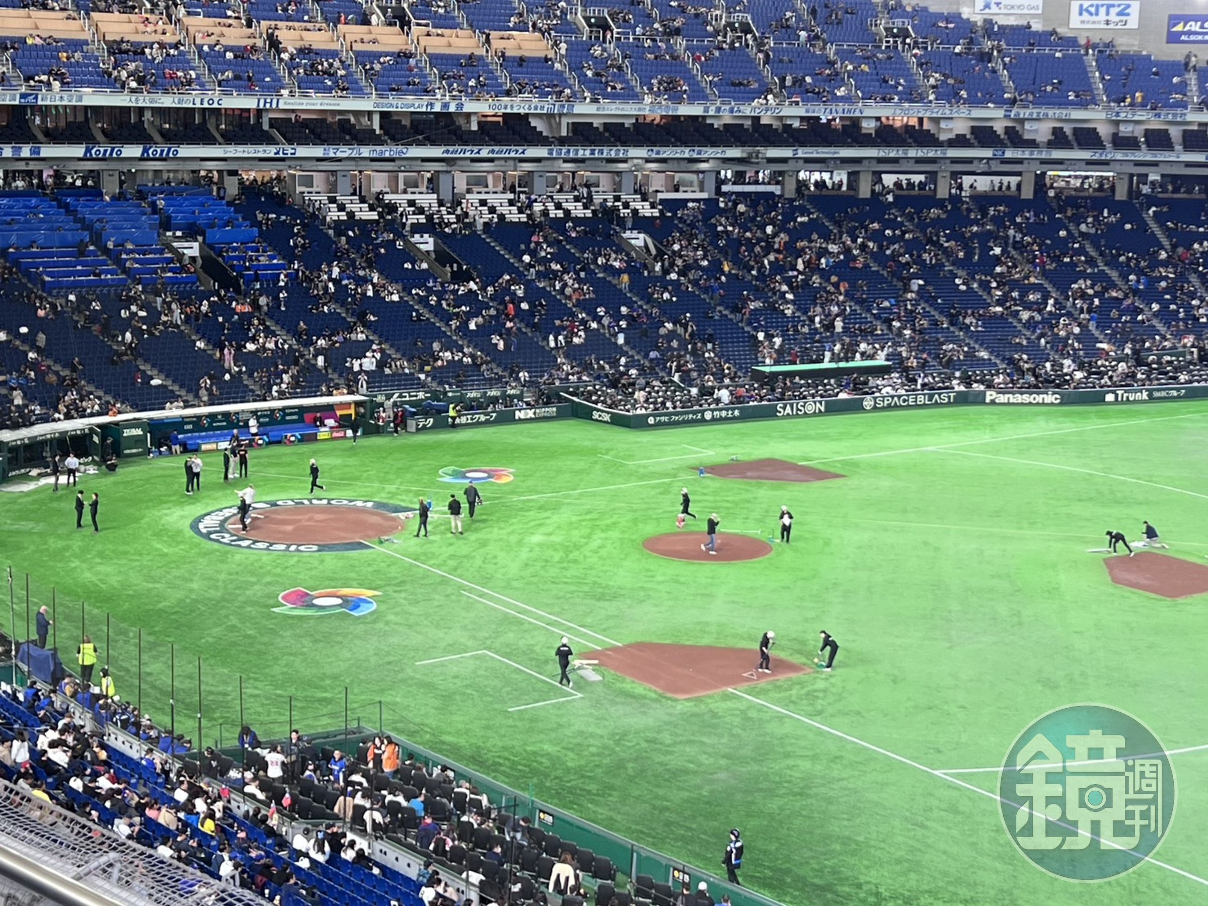 場內畫面曝光。