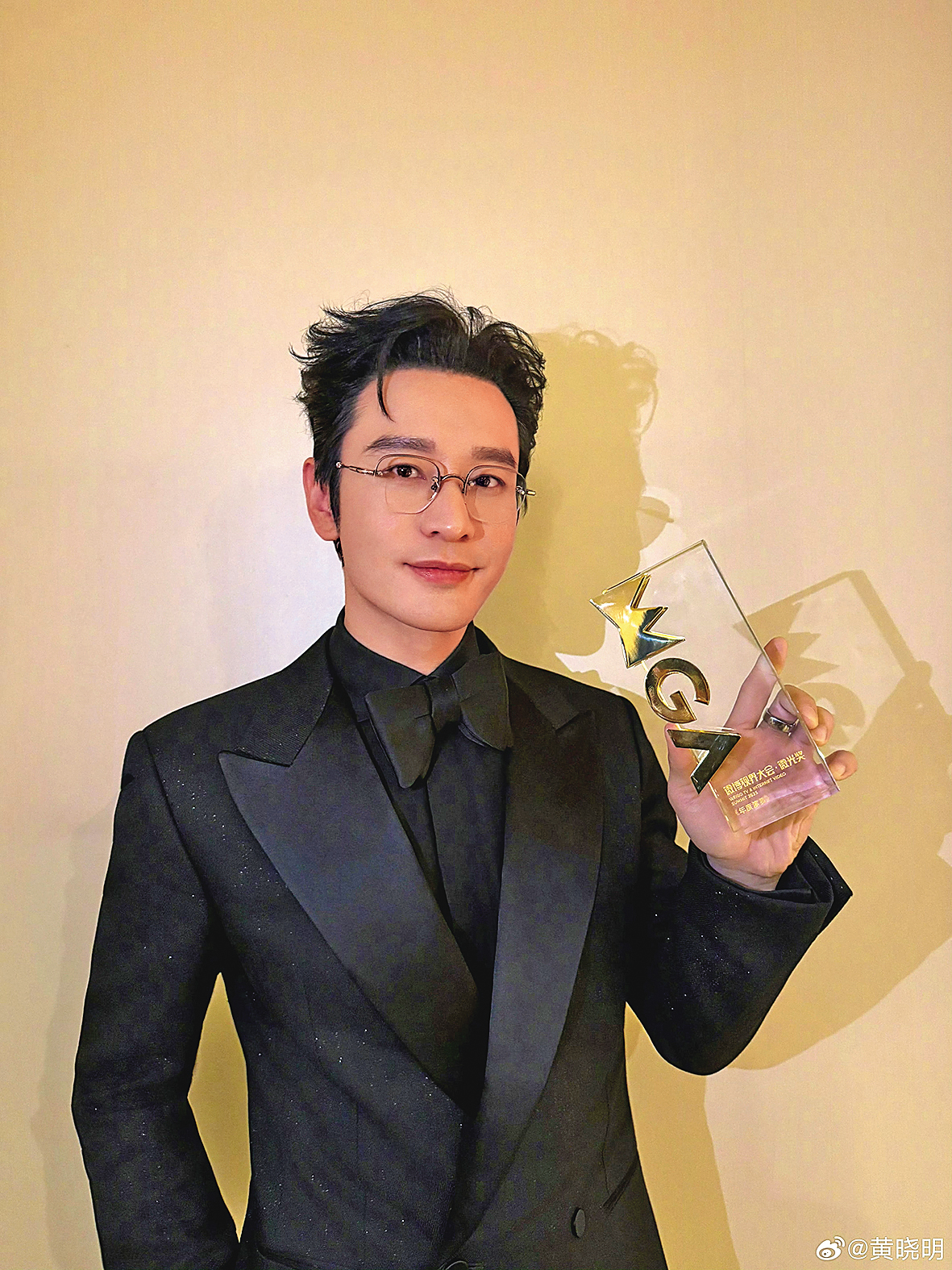 黃曉明不僅綜藝《中餐廳》的發言「我不要你覺得,我要我覺得」的發言被群嘲,演太多耍帥角色遭網轟「油膩」。(黃曉明微博)