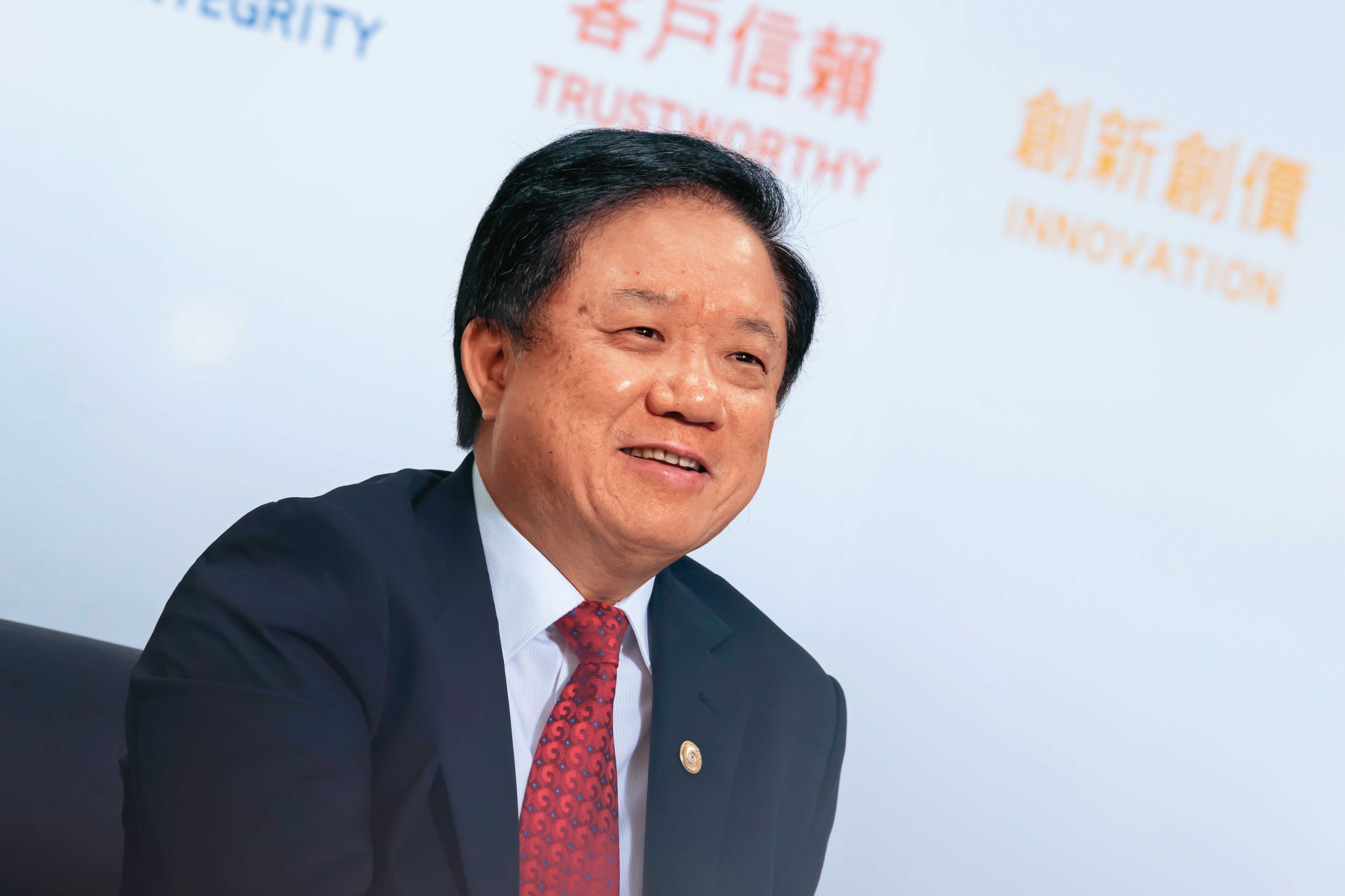 衛星聯盟罩台灣2/台灣大併精誠威脅中華電? 簡志誠銳評「一加一不會馬上變二」原因曝