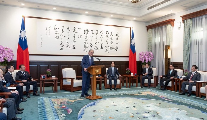 日華懇會長古屋圭司多次訪台，中國外交部怒反制。（總統府提供）