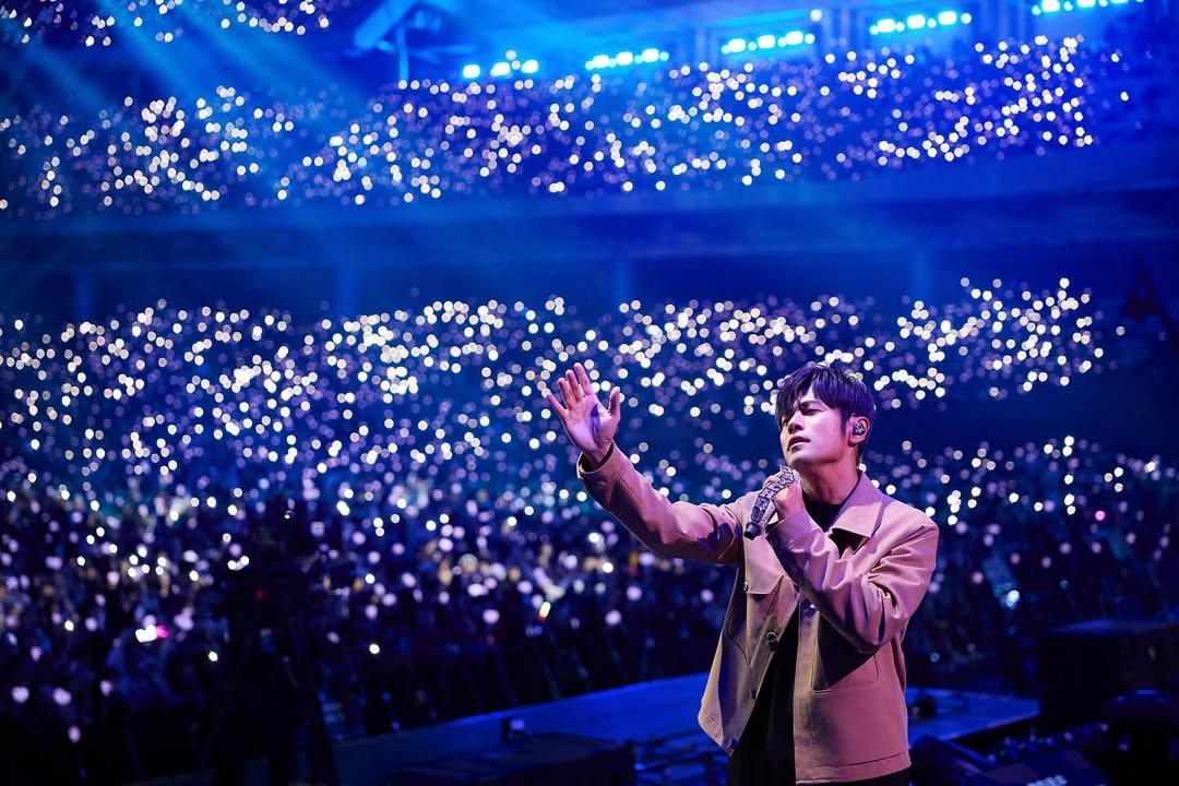 周杰倫演唱會舞者的友人透露，學長因酬勞豐厚，腳扭傷也要上陣跳完。（翻攝自周杰倫IG）