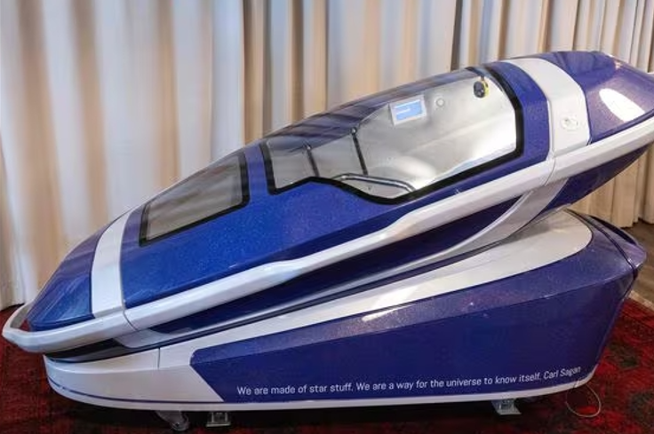 「最後的避難所」推出「自助式安樂死」膠囊艙，預計幾個月內將正式啟用。（翻攝X@xforsmile）