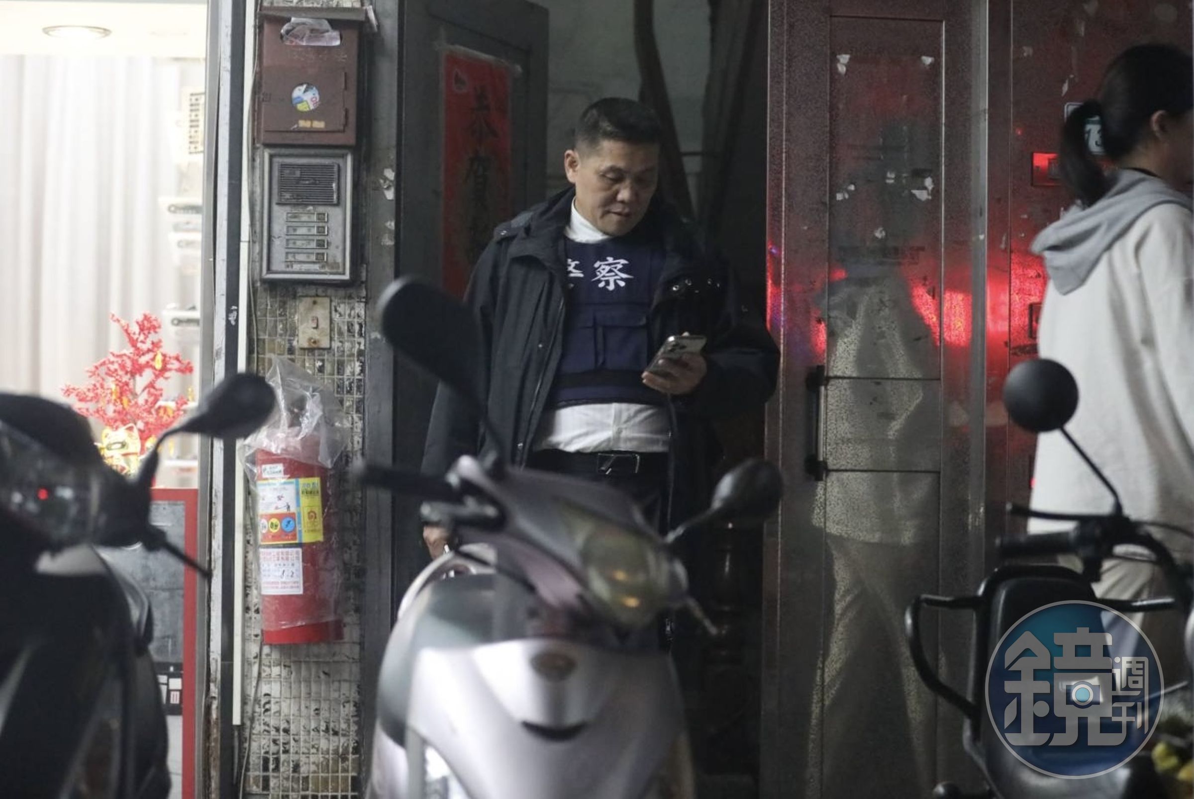 警方1日上門逮人卻撲空。