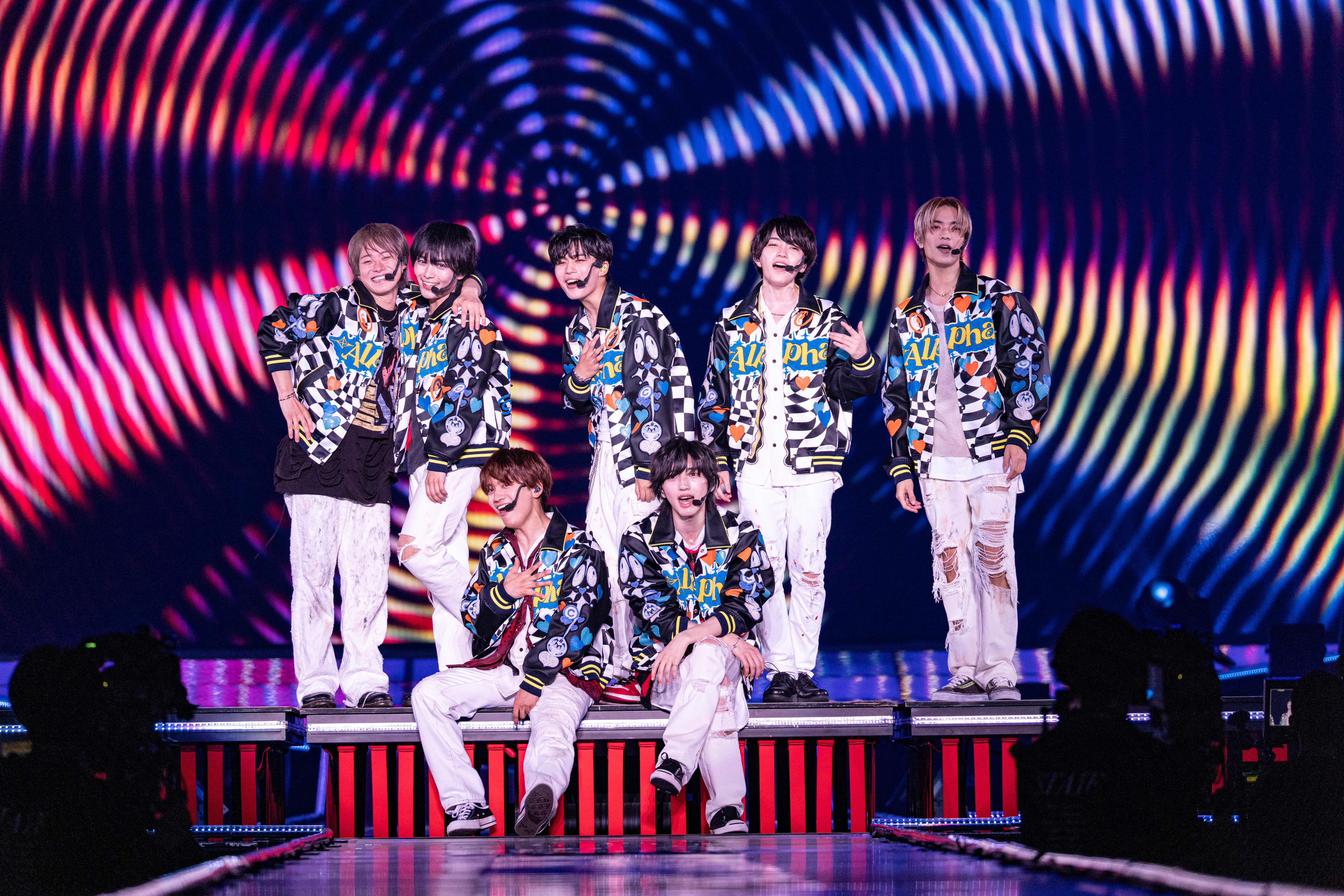 浪花男子藤原丈一郎（下左）與大西流星（上左二）曾經來過台灣。（大鴻藝術提供）