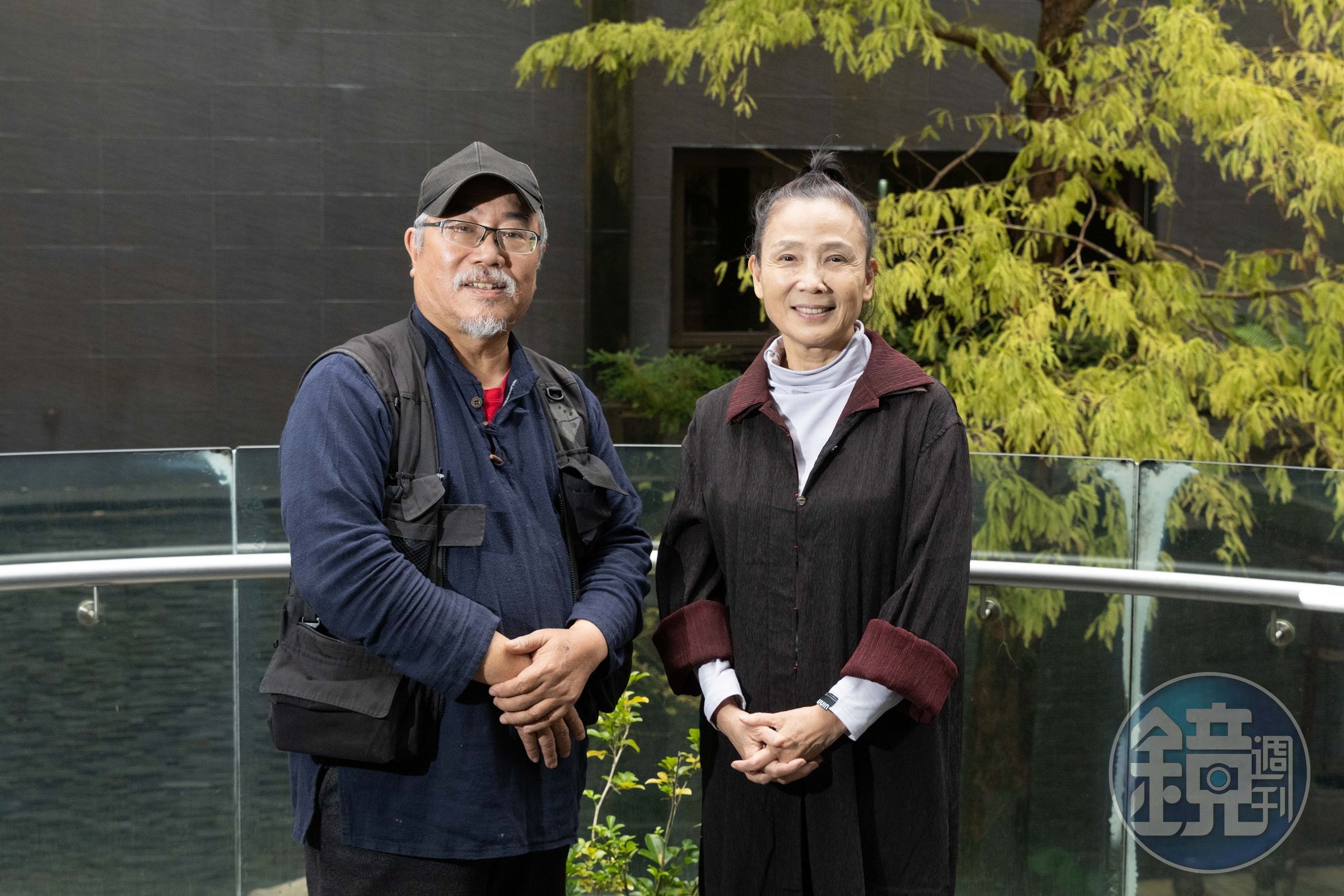 導演陳懷恩（左）在紀錄片中以表演創作為軸線，呈現「優人神鼓」創辦人劉若瑀（右）的表演觀。