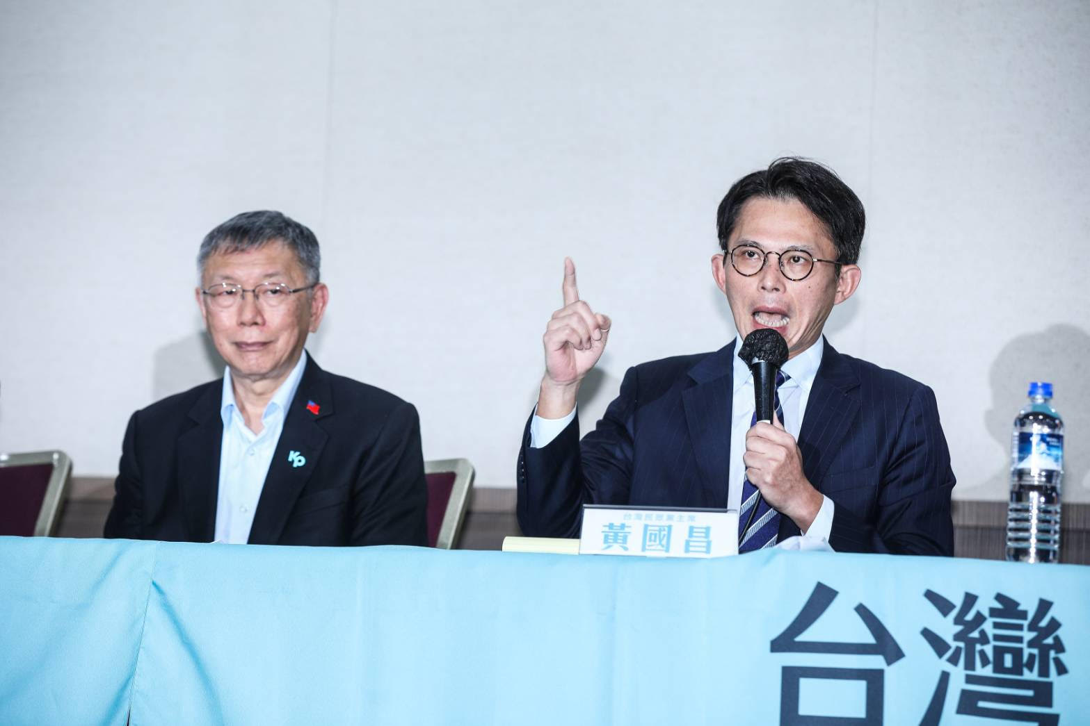 黃國昌號召3/29「上凱道、討公道」。（鏡報鄒保祥攝）