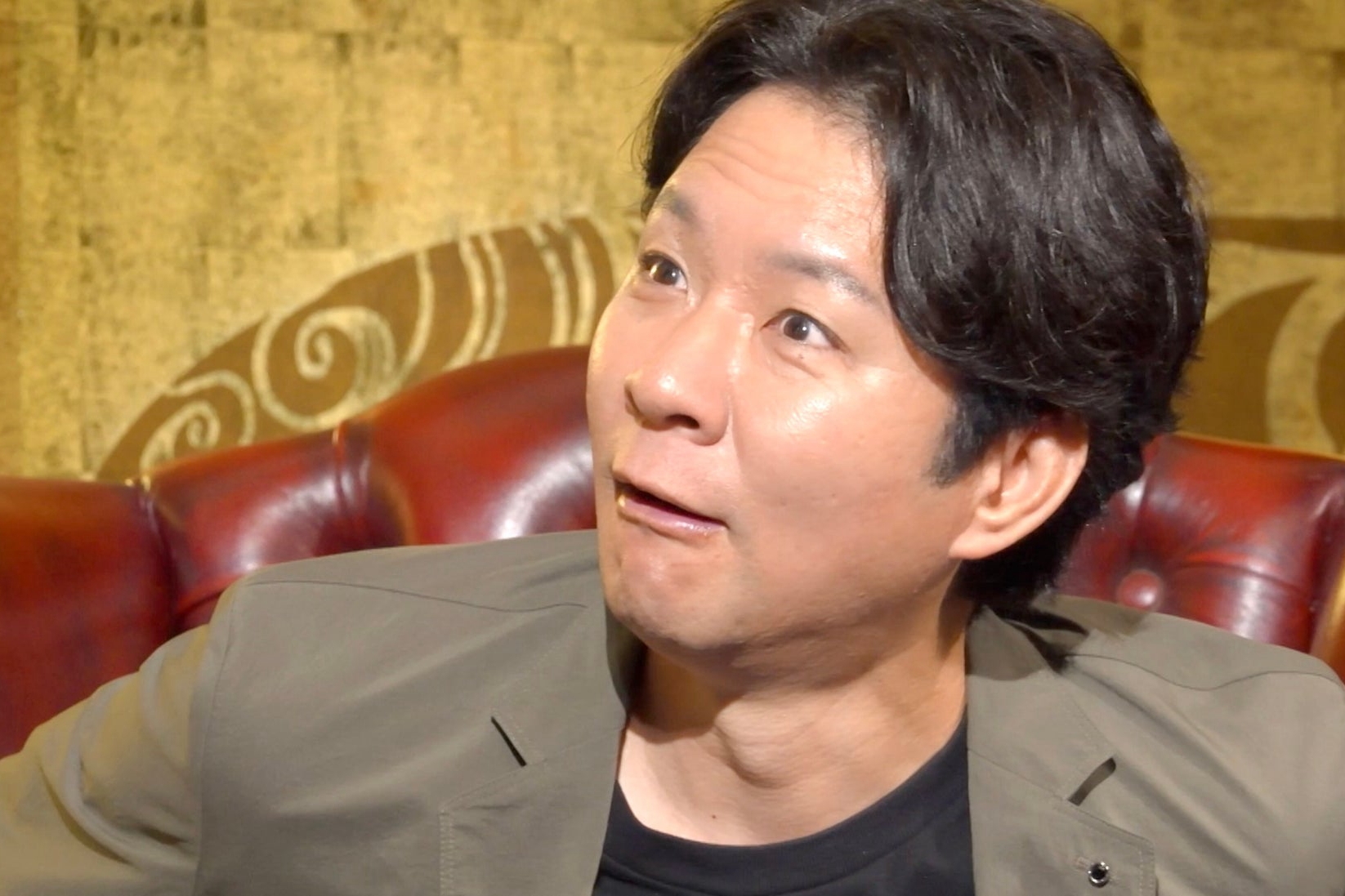 圖說:渡部建6年前因「公廁不倫」重創形象,近年逐漸復出,近日又因節目邀約風波遭晚輩小良痛罵「垃圾」。(翻攝網路)