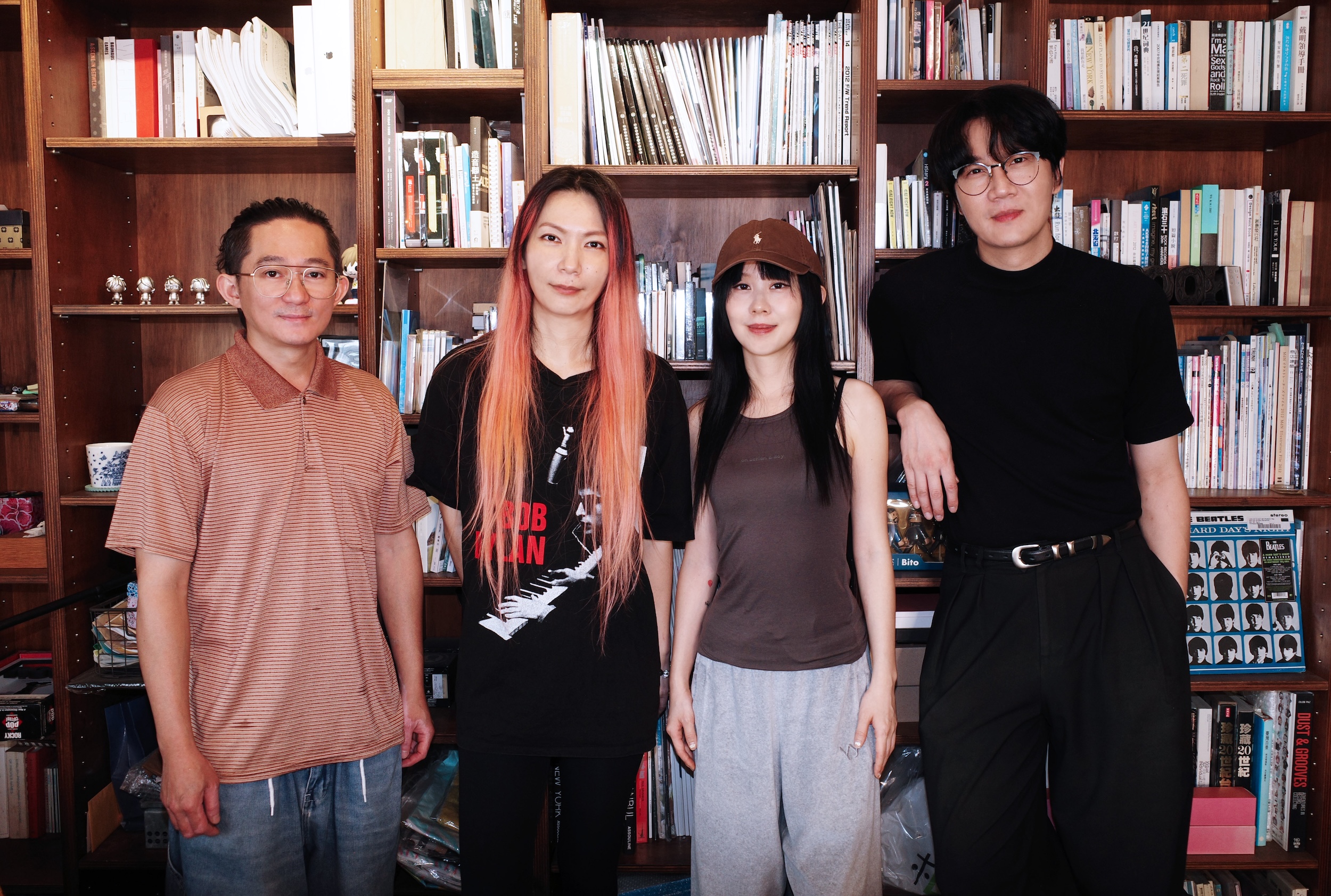 Tizzy Bac上白安（右二）及小玉的節目，回憶許多往事。（相信音樂提供）