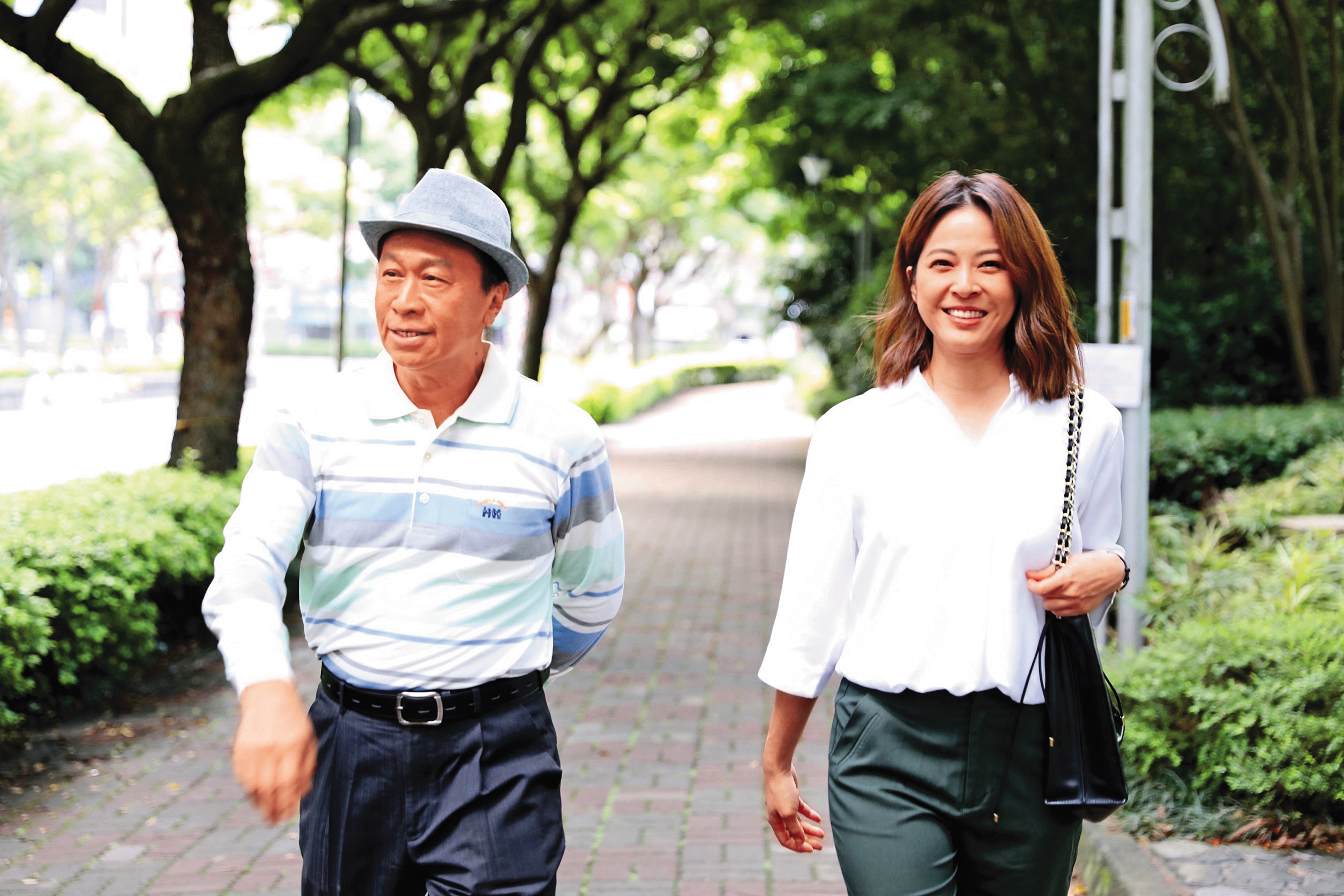 游安順（左）在民視八點檔《好運來》和蘇晏霈（右）二度搭檔。（民視提供）