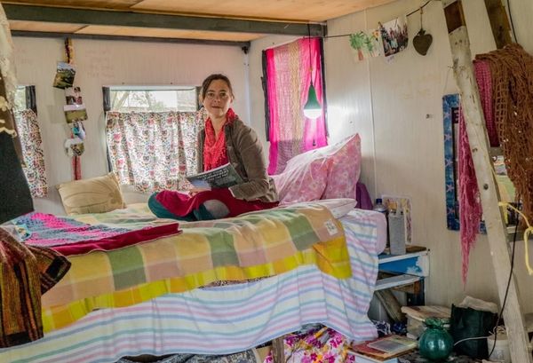 奈梅斯辭職過「0元生活」，最後一次花錢時是10年前。（翻攝IG@jolowimpact）