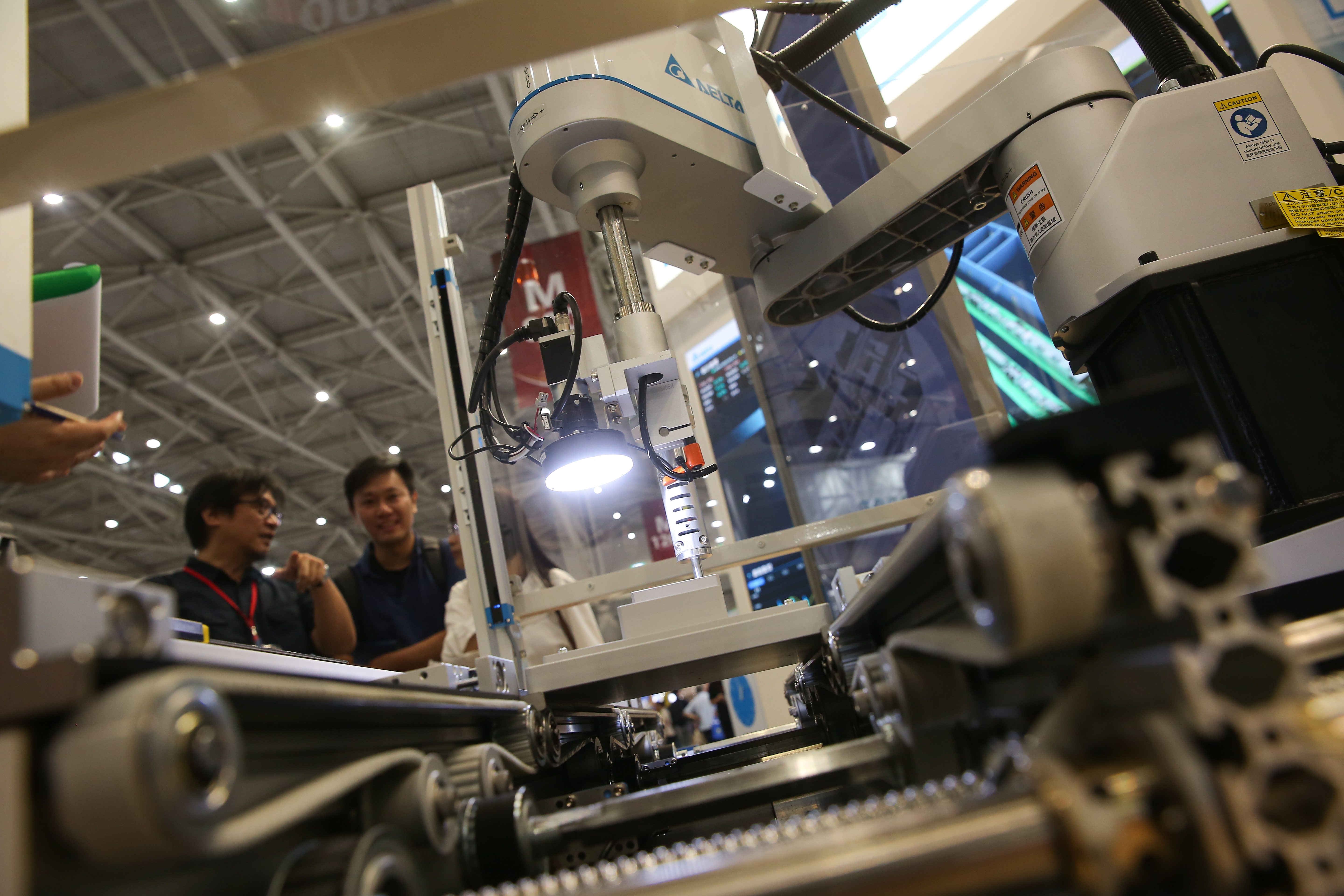 生成式AI引發人形機器人需求，中美較勁動作頻頻，在工業機器人深耕甚久的台達電不會缺席。