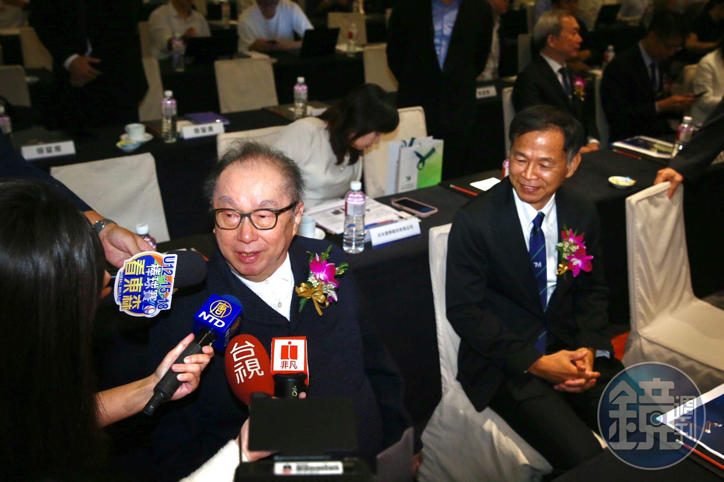 廣達董事長林百里笑言「孫公司今天轉大人,我做爺爺的真的很開心!」