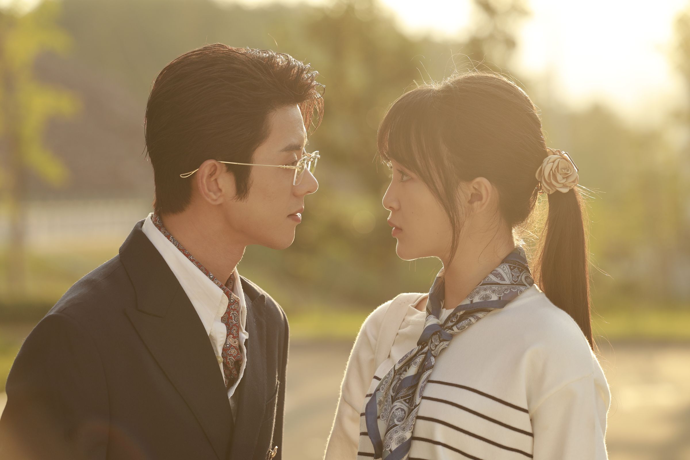 藍博(左)、廖茉汐(右)等兩岸新生代演員領銜主演,跨越三世輪迴的情感糾葛成為全劇亮點。(人間福報提供)