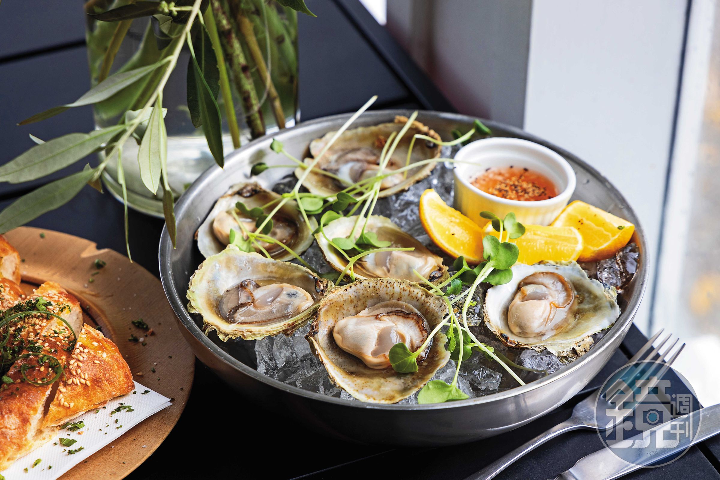「Oysters Champagne Vinaigrette」能品嘗被譽為「南太平洋魚子醬」的紐西蘭布拉夫(Bluff)生蠔。(紐幣65元/大份,約 NT$1,256)