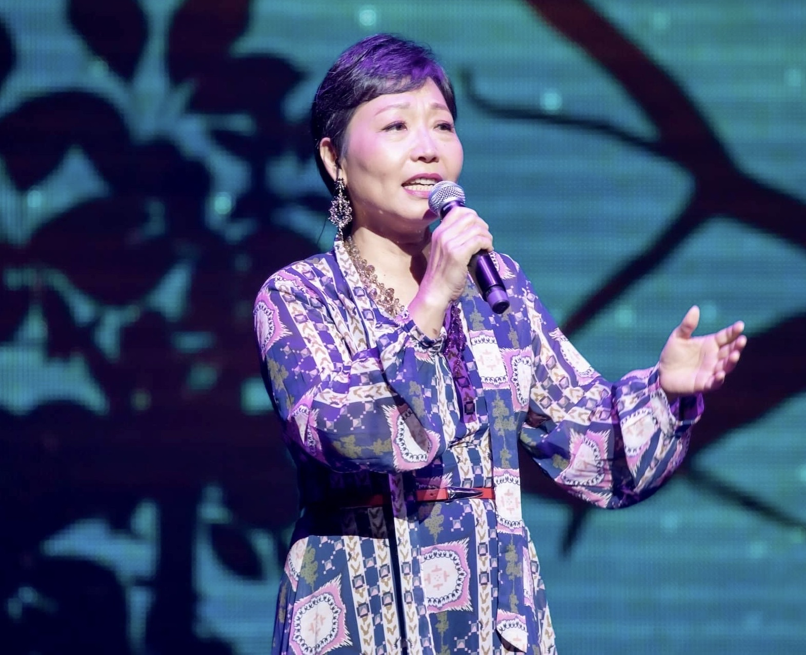 王新蓮在池上駐村音樂廳演唱情景。（翔子提供）