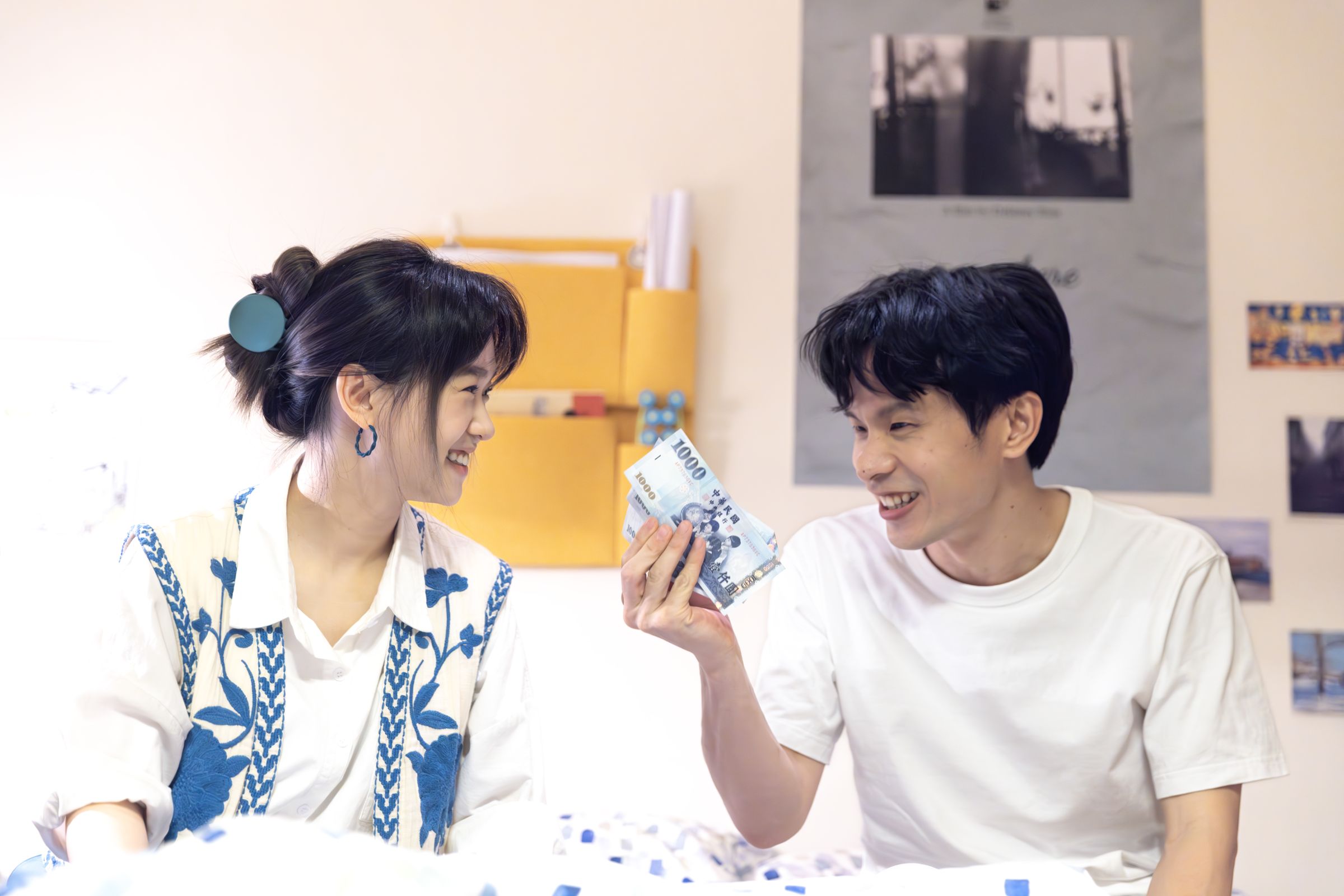 姚淳耀與嚴正嵐於戲中飾演情侶檔,兩人有不少對戲橋段。(華視提供)