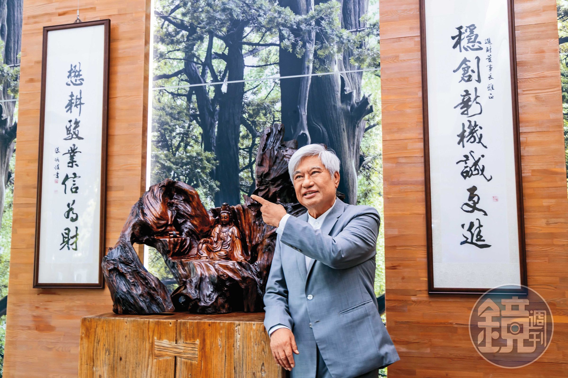 陳進財熱愛書法,特別將寫有「穩懋」與他經商之道「誠信」4字的作品高掛在總部大廳。