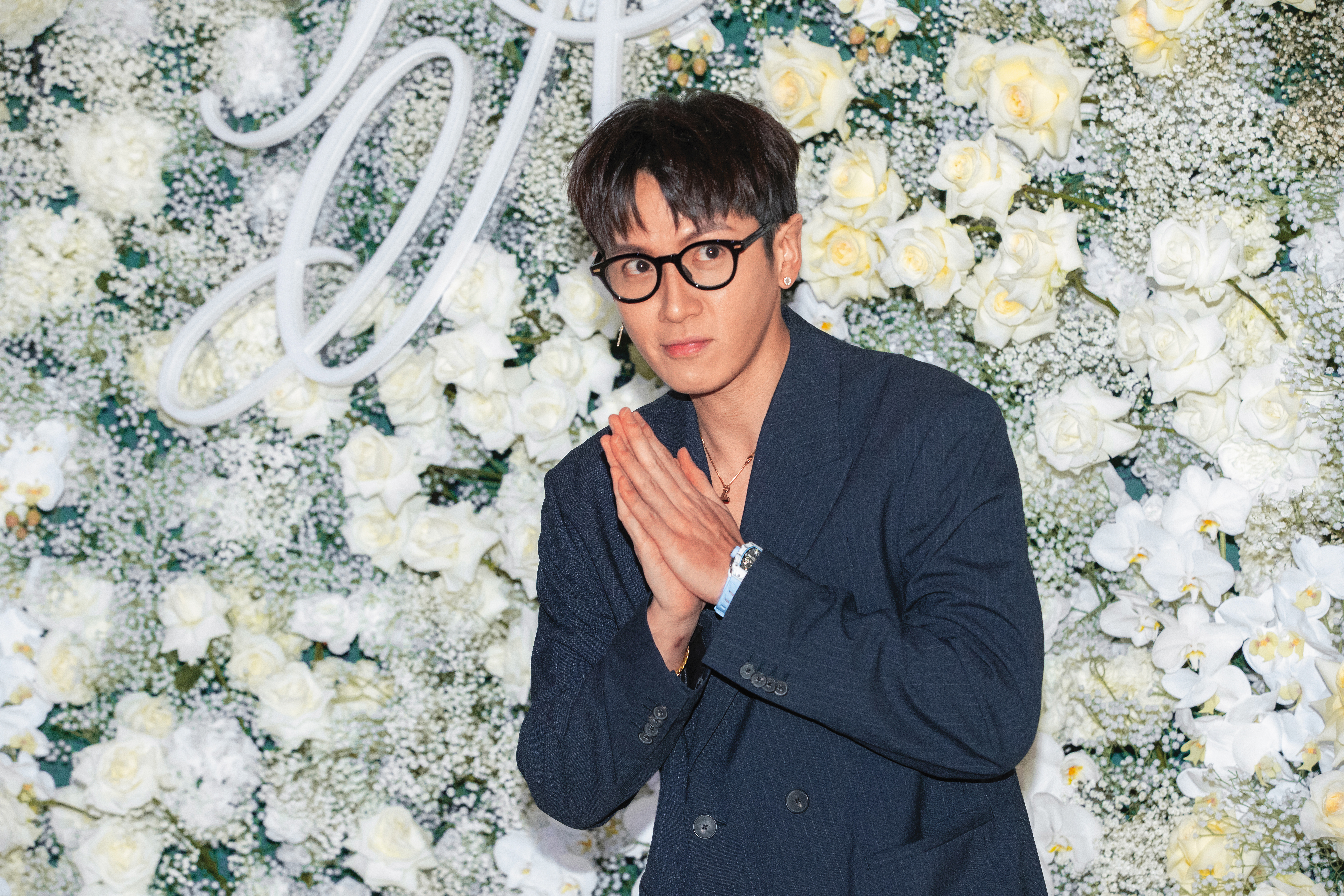 柯震東剛入婚禮會場時，只接受拍照不受訪。