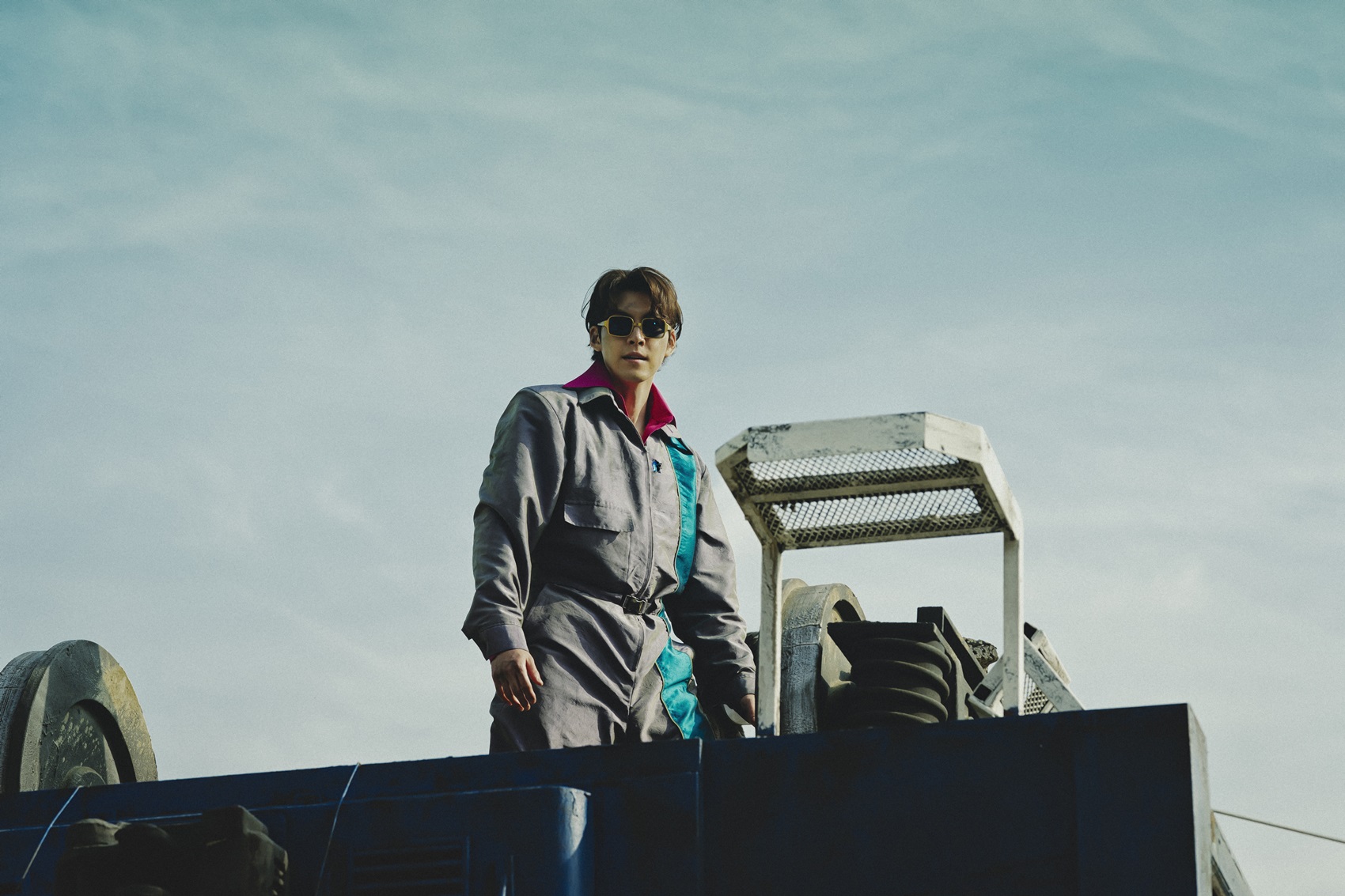 金宇彬實際年齡比柳俊烈小，卻因為太穩重有安全感，片場工作人員都把他當哥哥。（車庫娛樂提供）