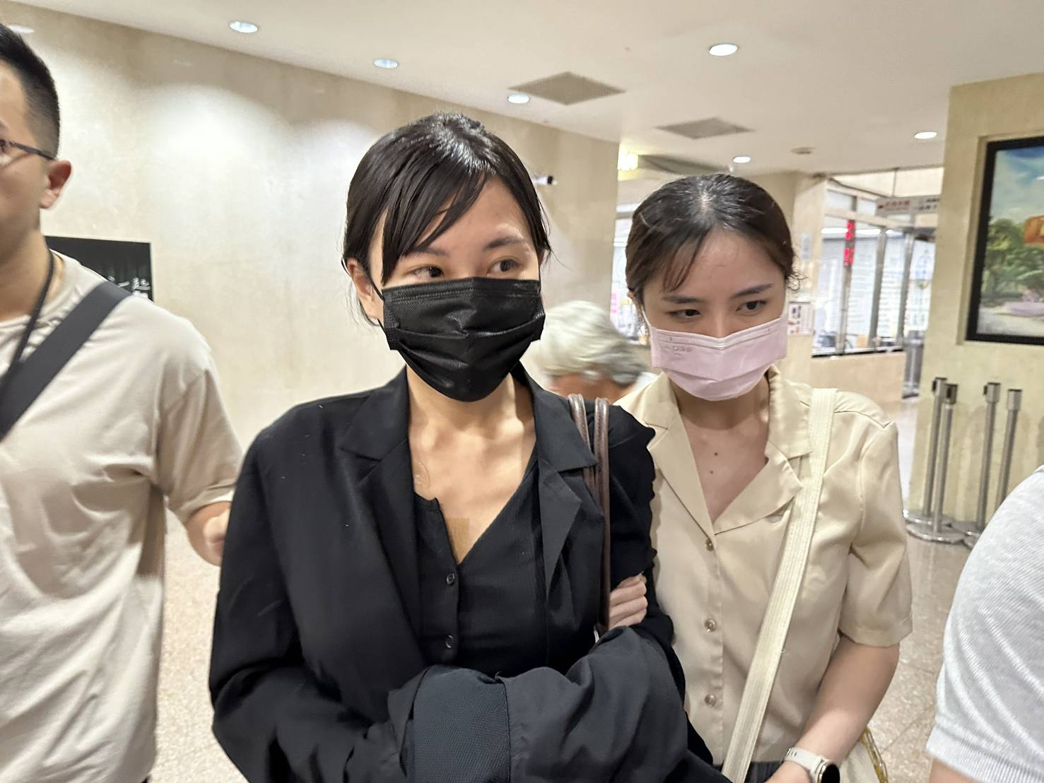 網紅律師「仙塔律師santa」李宜諪涉嫌當詐騙集團律師。