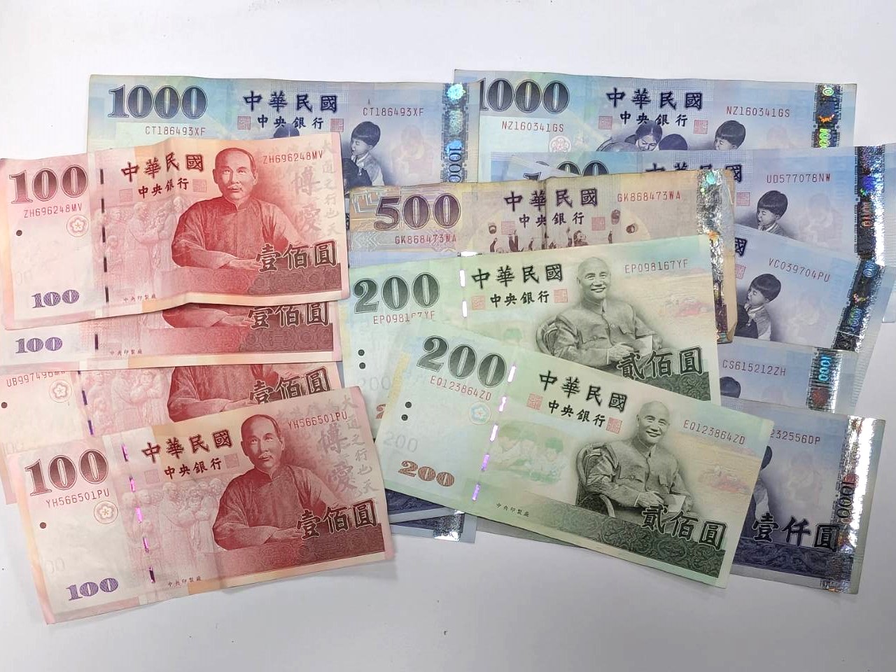 今（22日）中央銀行報告指出，將啟動新台幣鈔卷改版作業。